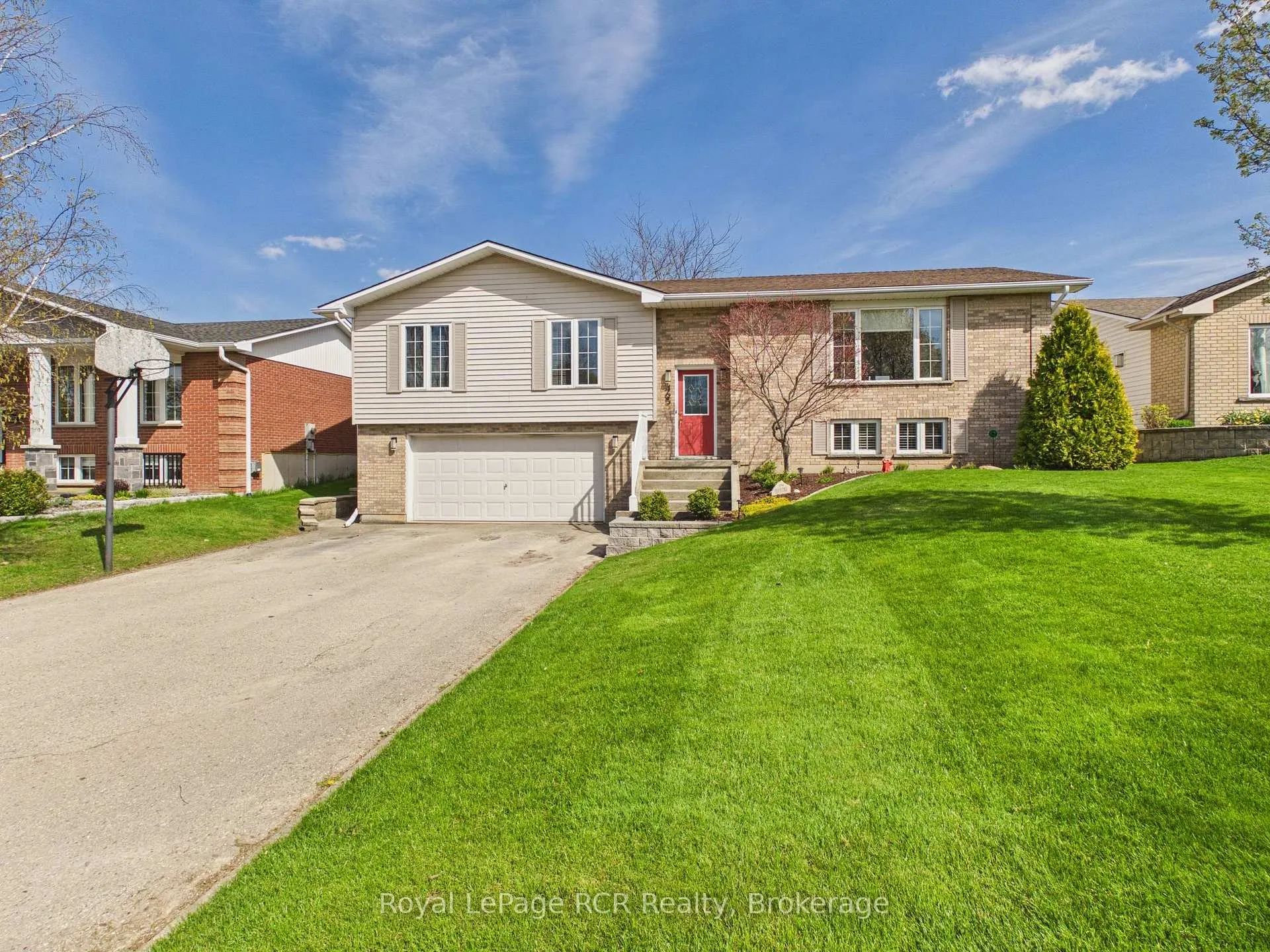 Photo 1 of 465 Grandview Road, North Huron, Wingham — HOMEH