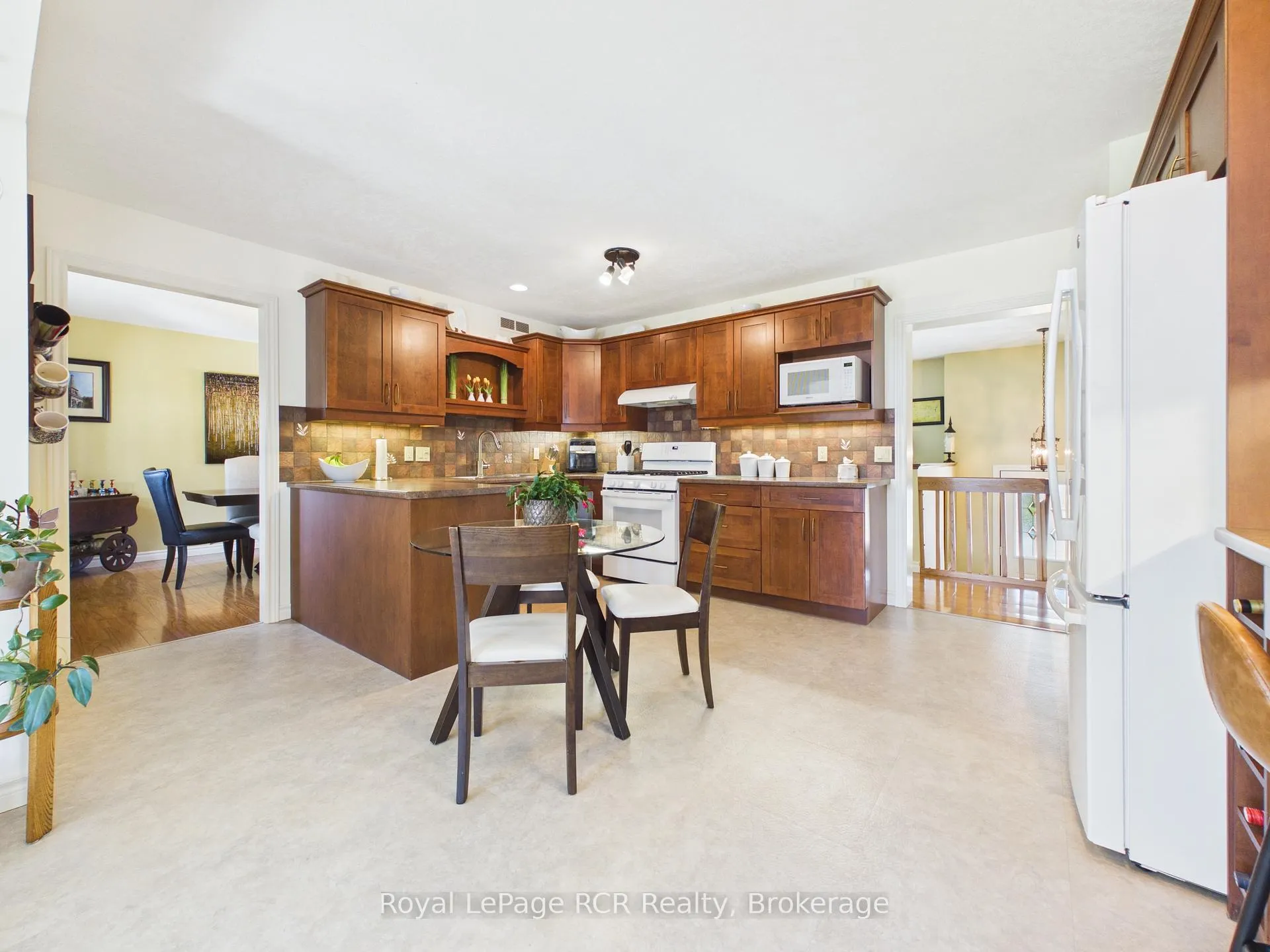 Photo 10 of 465 Grandview Road, North Huron, Wingham — HOMEH