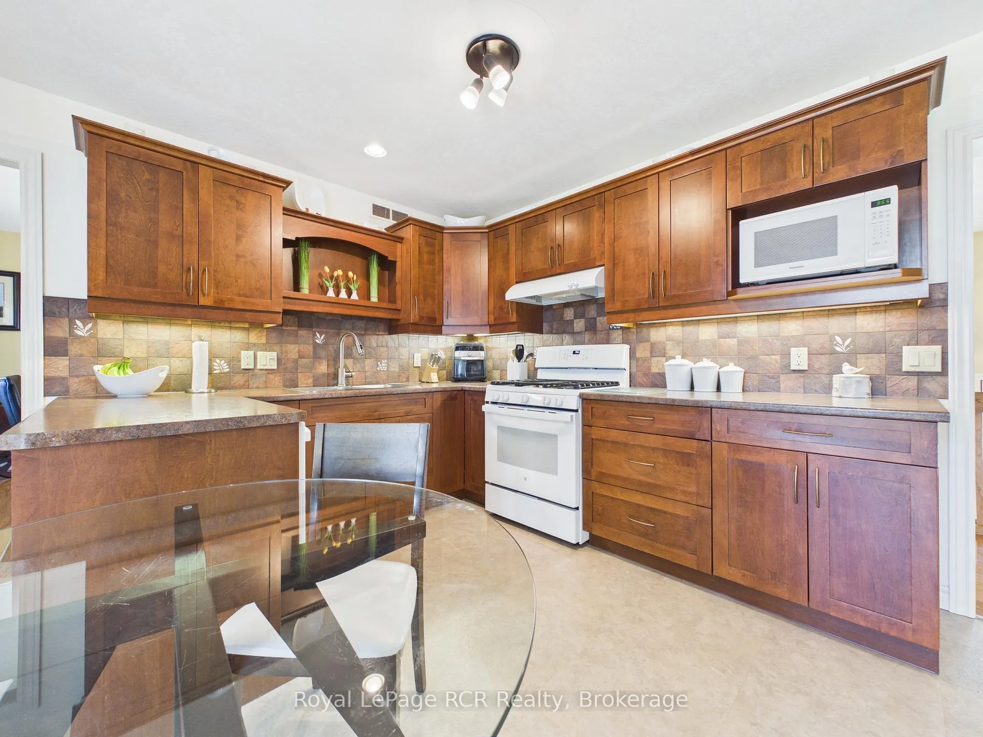 Photo 11 of 465 Grandview Road, North Huron, Wingham — HOMEH