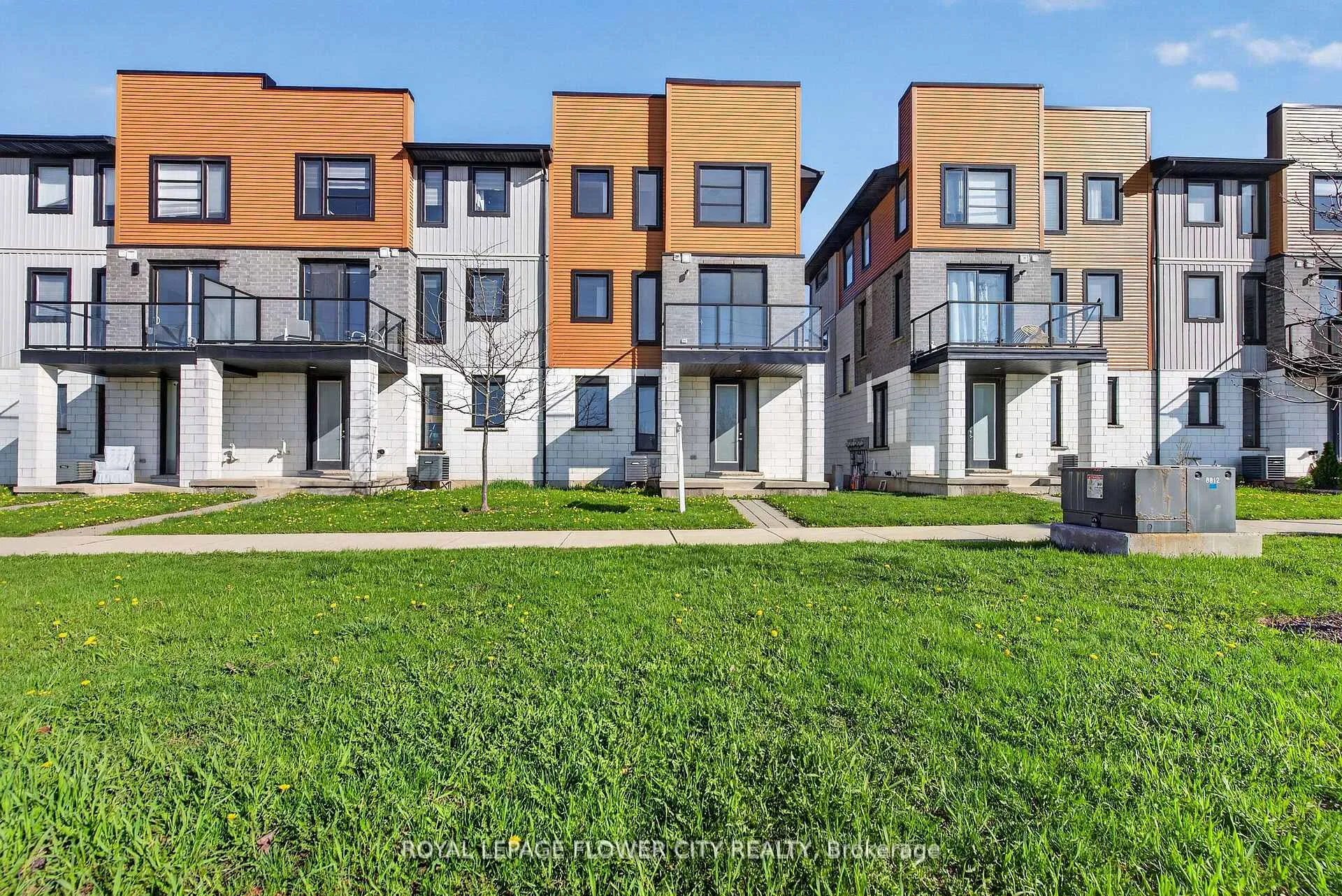Photo 2 of 923 Sarnia Road, London, North M — HOMEH