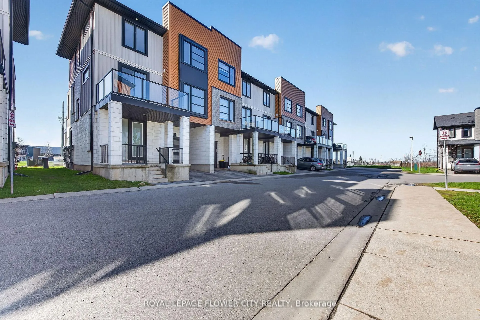 Photo 7 of 923 Sarnia Road, London, North M — HOMEH