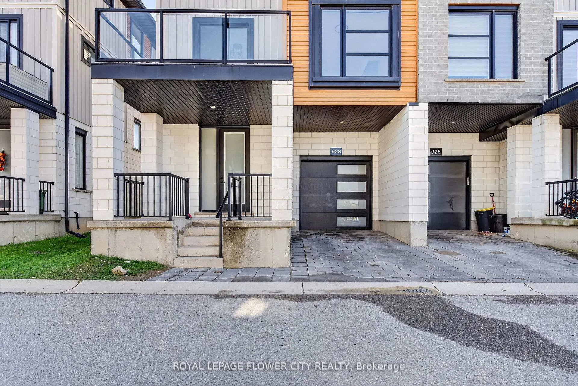 Photo 8 of 923 Sarnia Road, London, North M — HOMEH