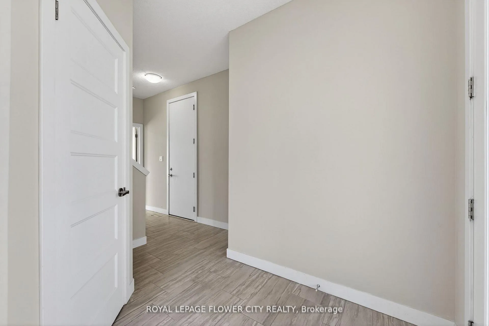 Photo 10 of 923 Sarnia Road, London, North M — HOMEH