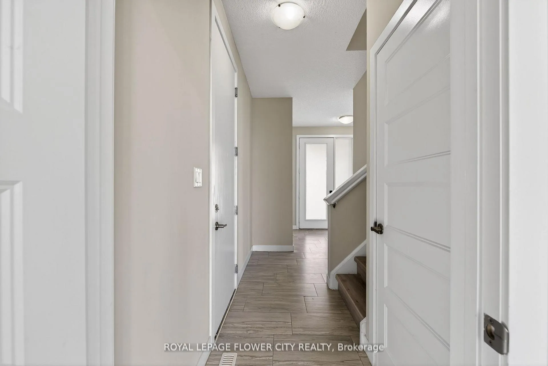 Photo 11 of 923 Sarnia Road, London, North M — HOMEH