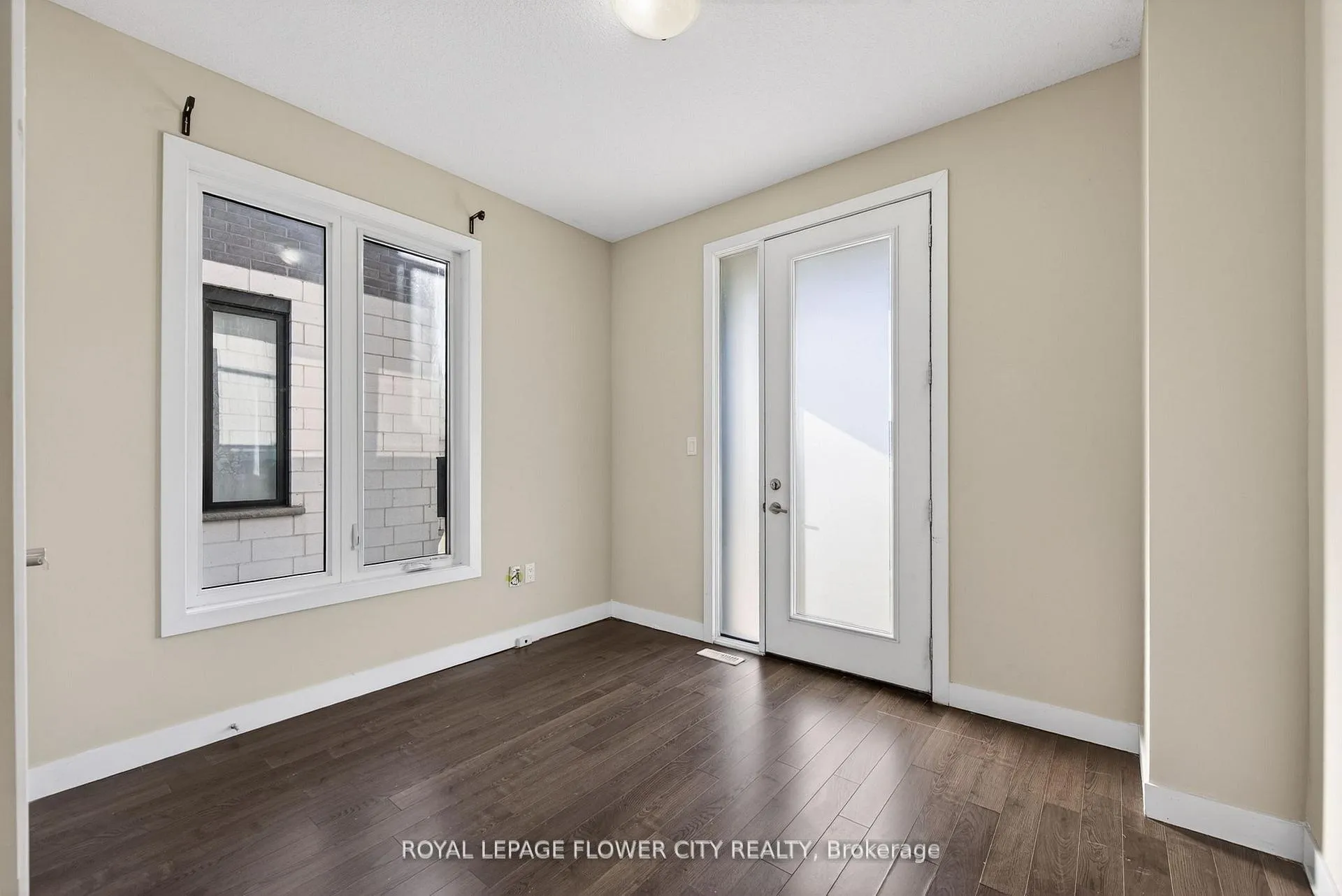 Photo 12 of 923 Sarnia Road, London, North M — HOMEH