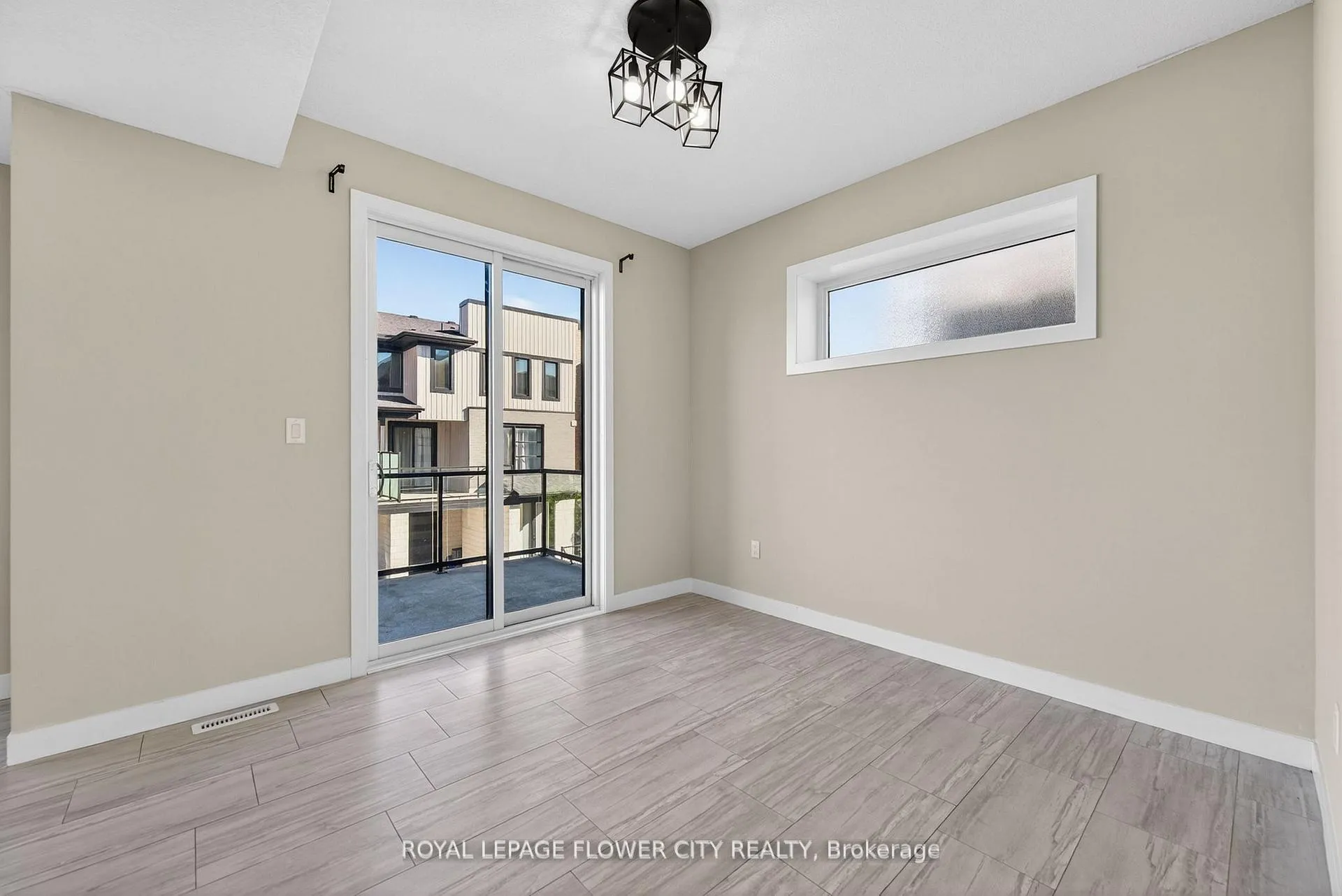 Photo 16 of 923 Sarnia Road, London, North M — HOMEH