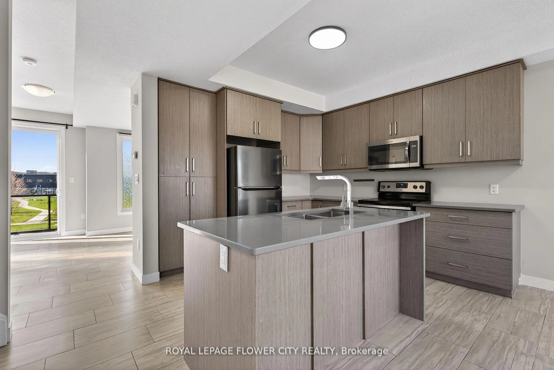 Photo 18 of 923 Sarnia Road, London, North M — HOMEH