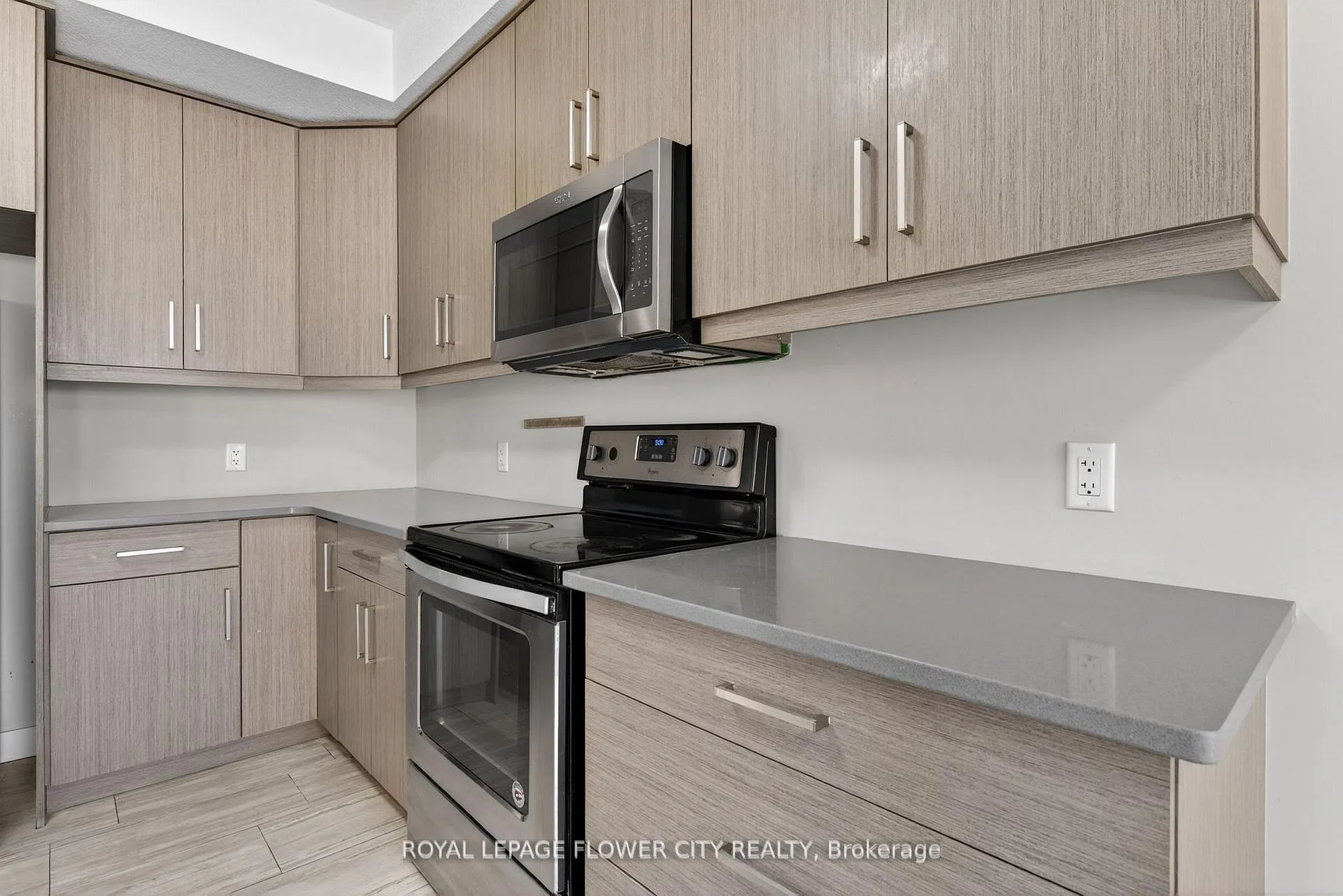 Photo 20 of 923 Sarnia Road, London, North M — HOMEH