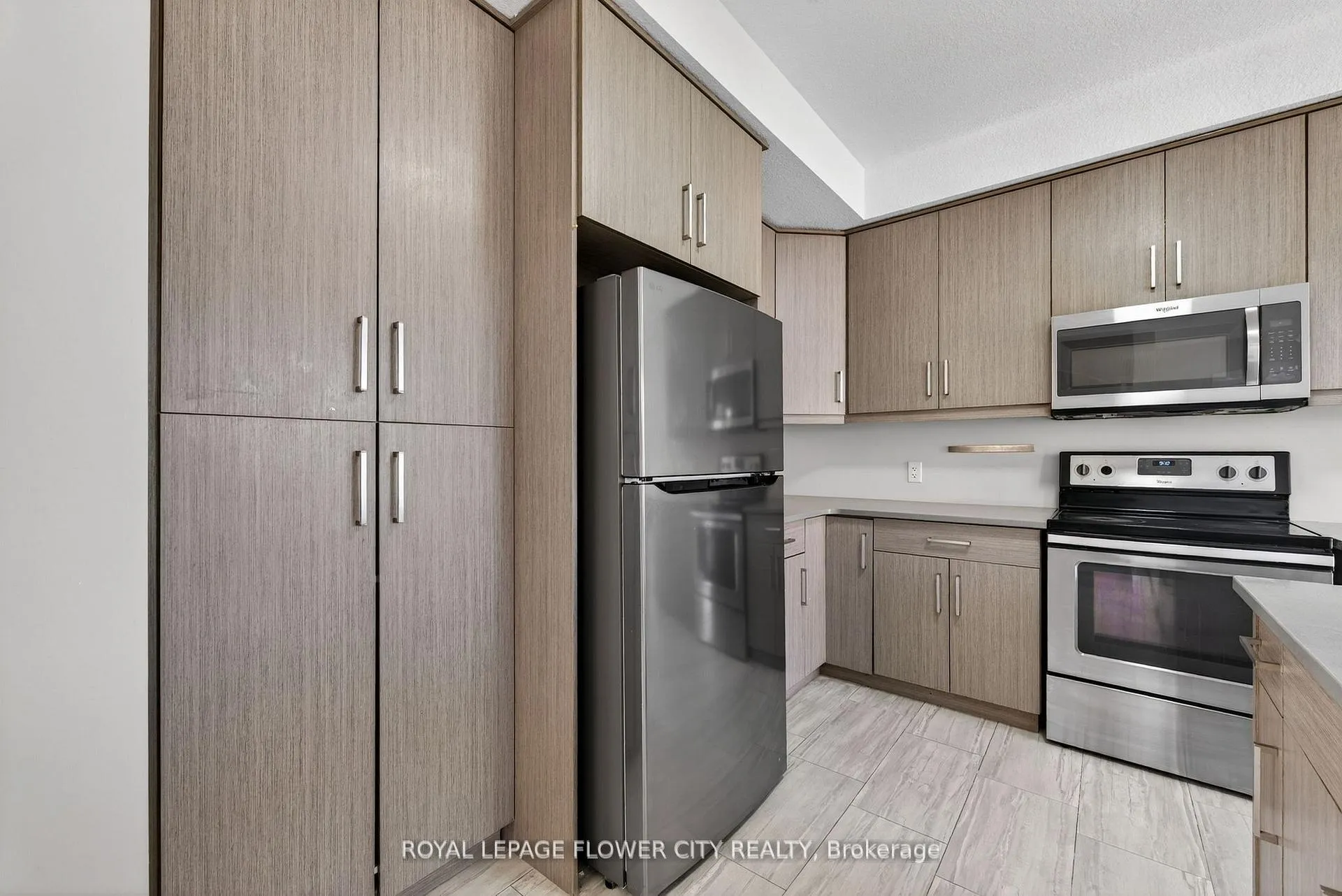Photo 21 of 923 Sarnia Road, London, North M — HOMEH