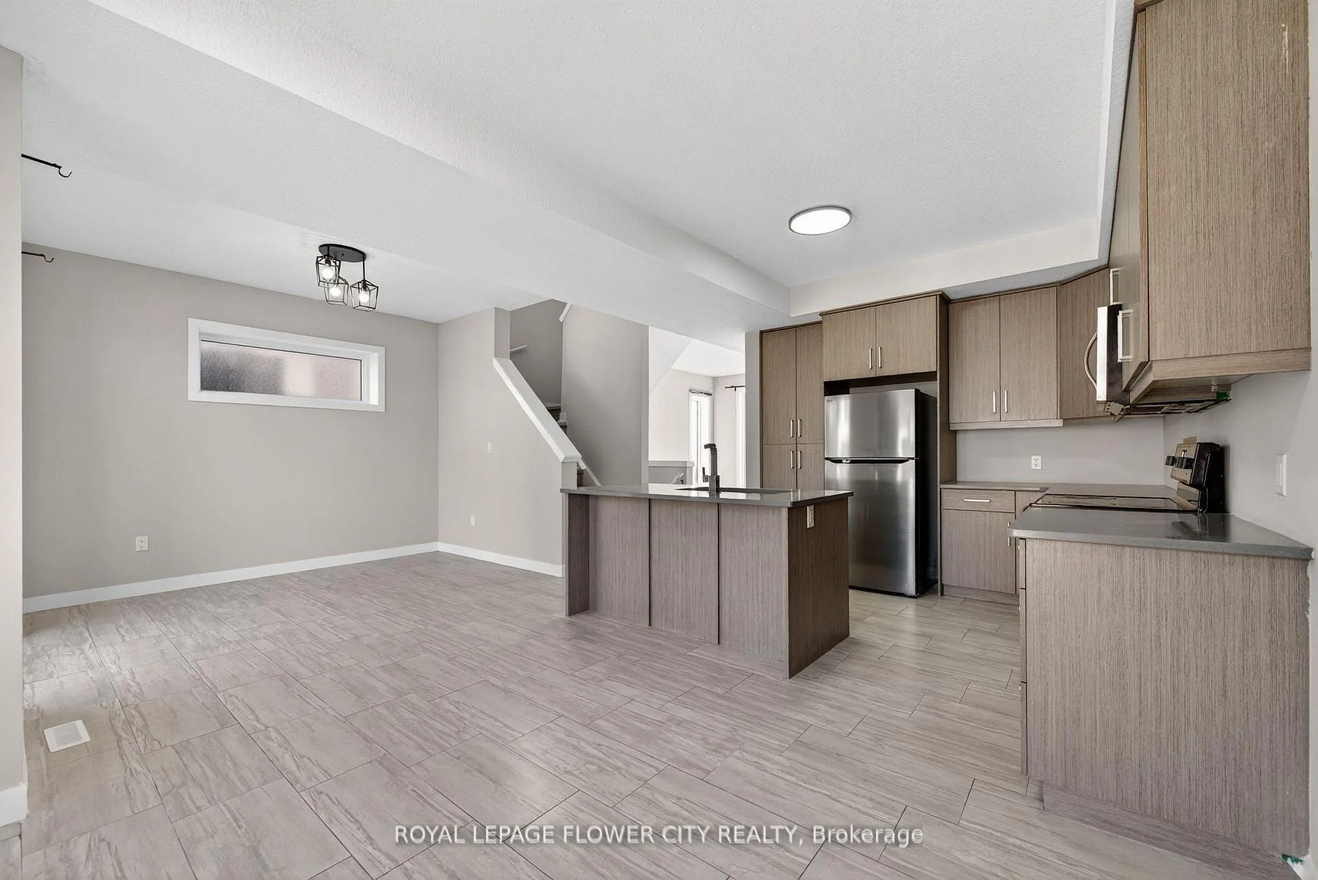 Photo 23 of 923 Sarnia Road, London, North M — HOMEH