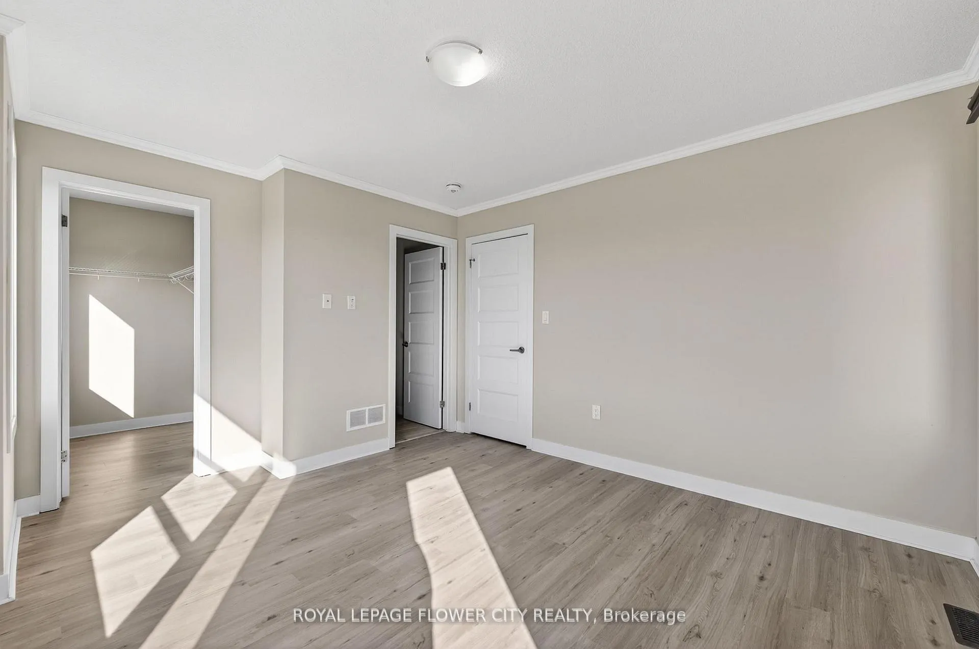 Photo 30 of 923 Sarnia Road, London, North M — HOMEH