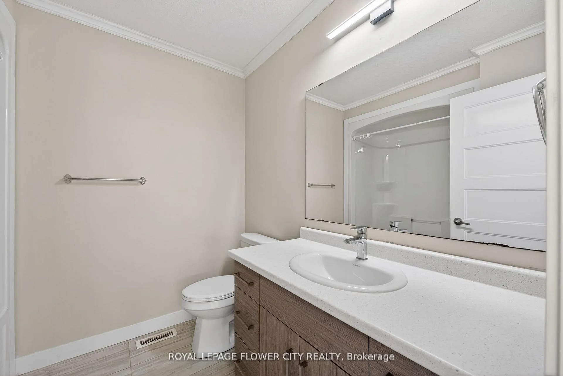 Photo 34 of 923 Sarnia Road, London, North M — HOMEH