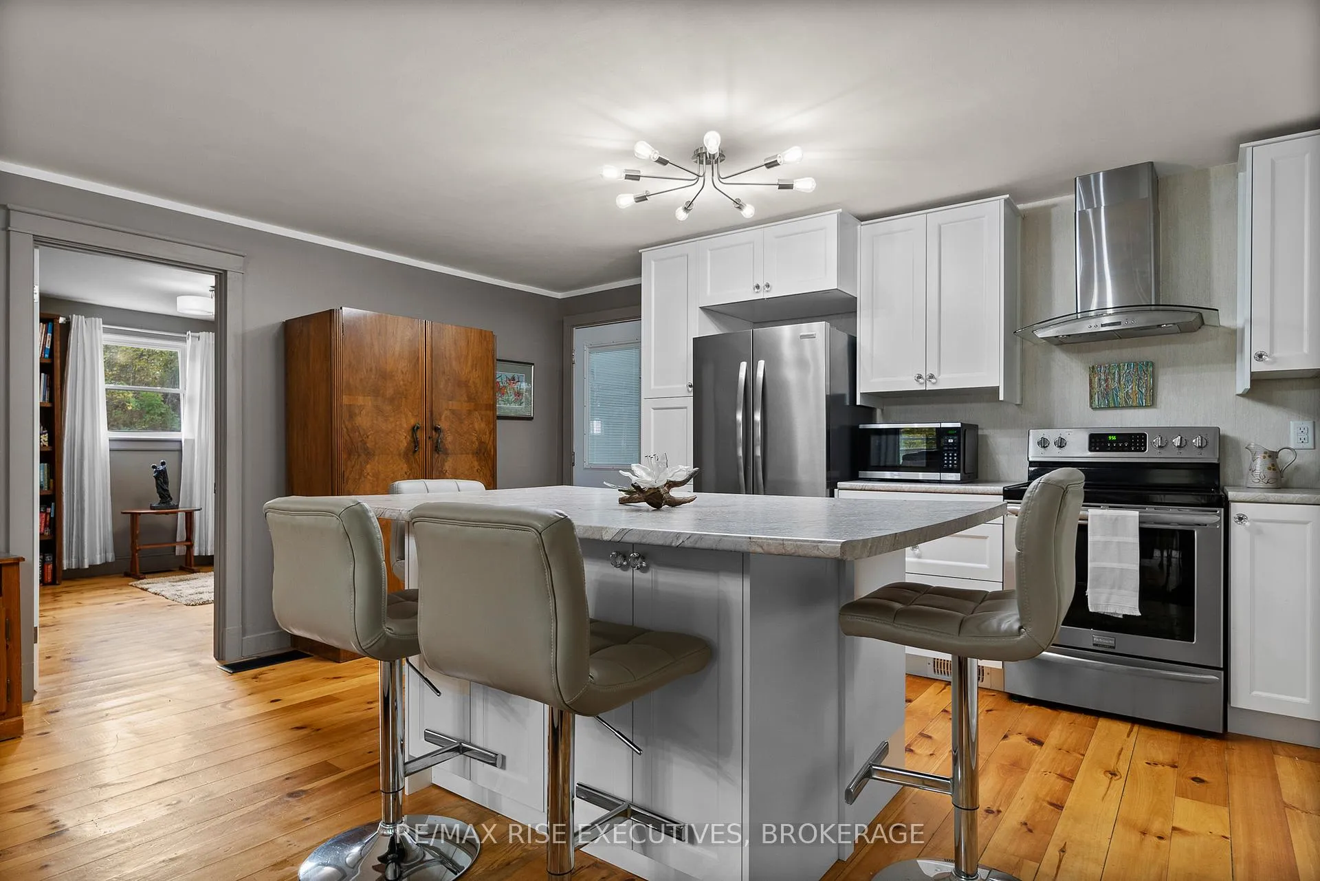 Photo 9 of 1017 Woods Lane, Frontenac, Frontenac South — HOMEH