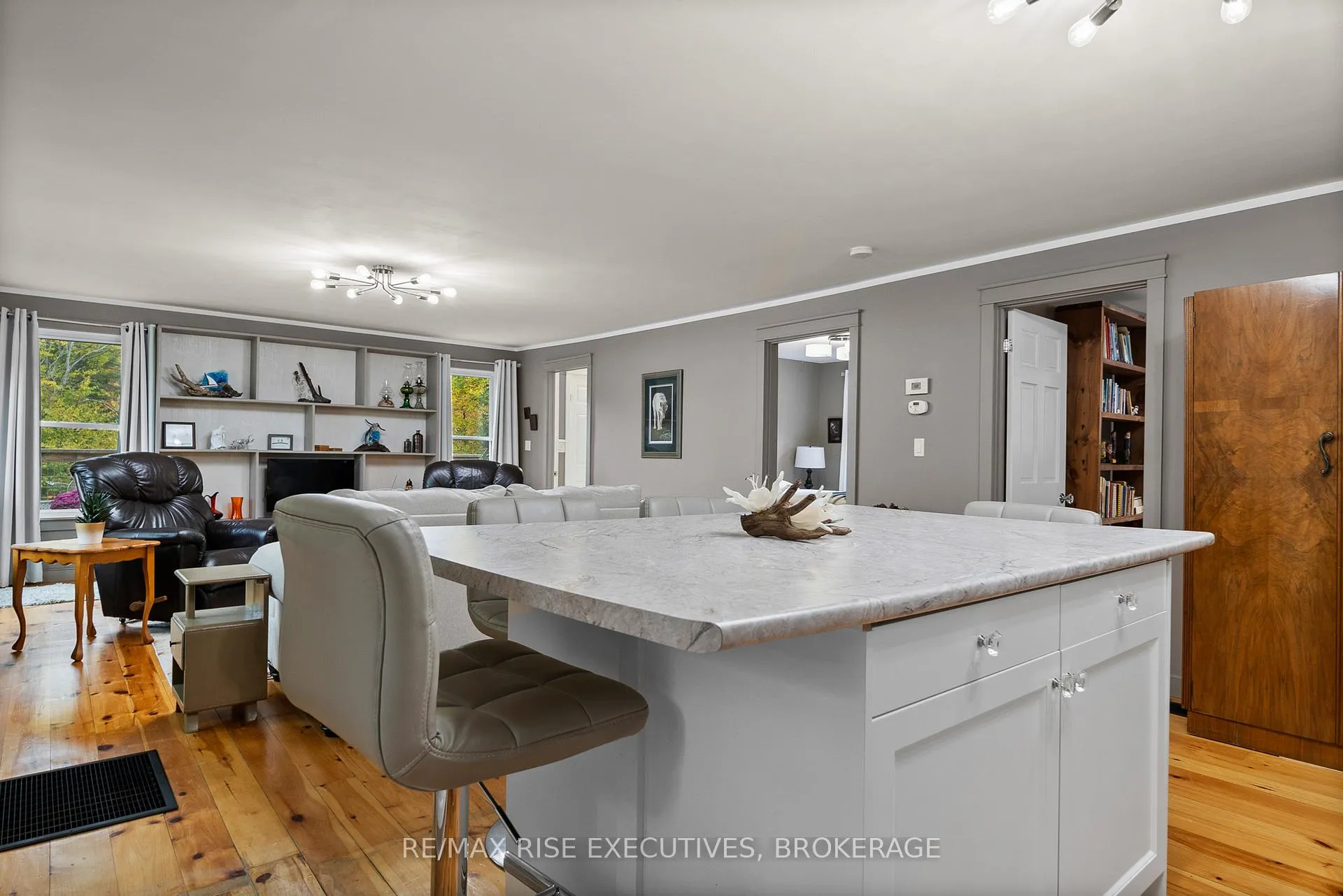 Photo 11 of 1017 Woods Lane, Frontenac, Frontenac South — HOMEH