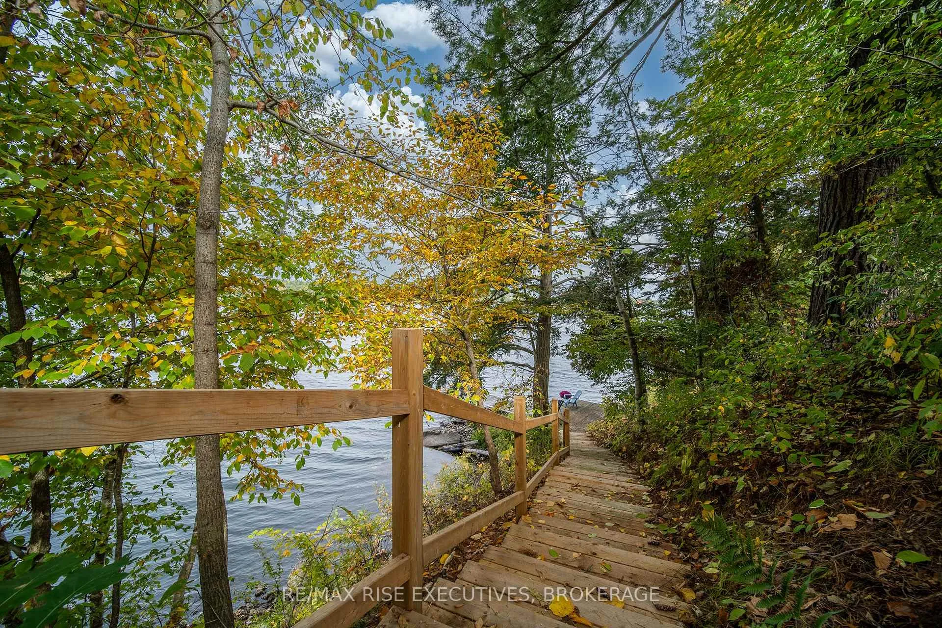 Photo 35 of 1017 Woods Lane, Frontenac, Frontenac South — HOMEH