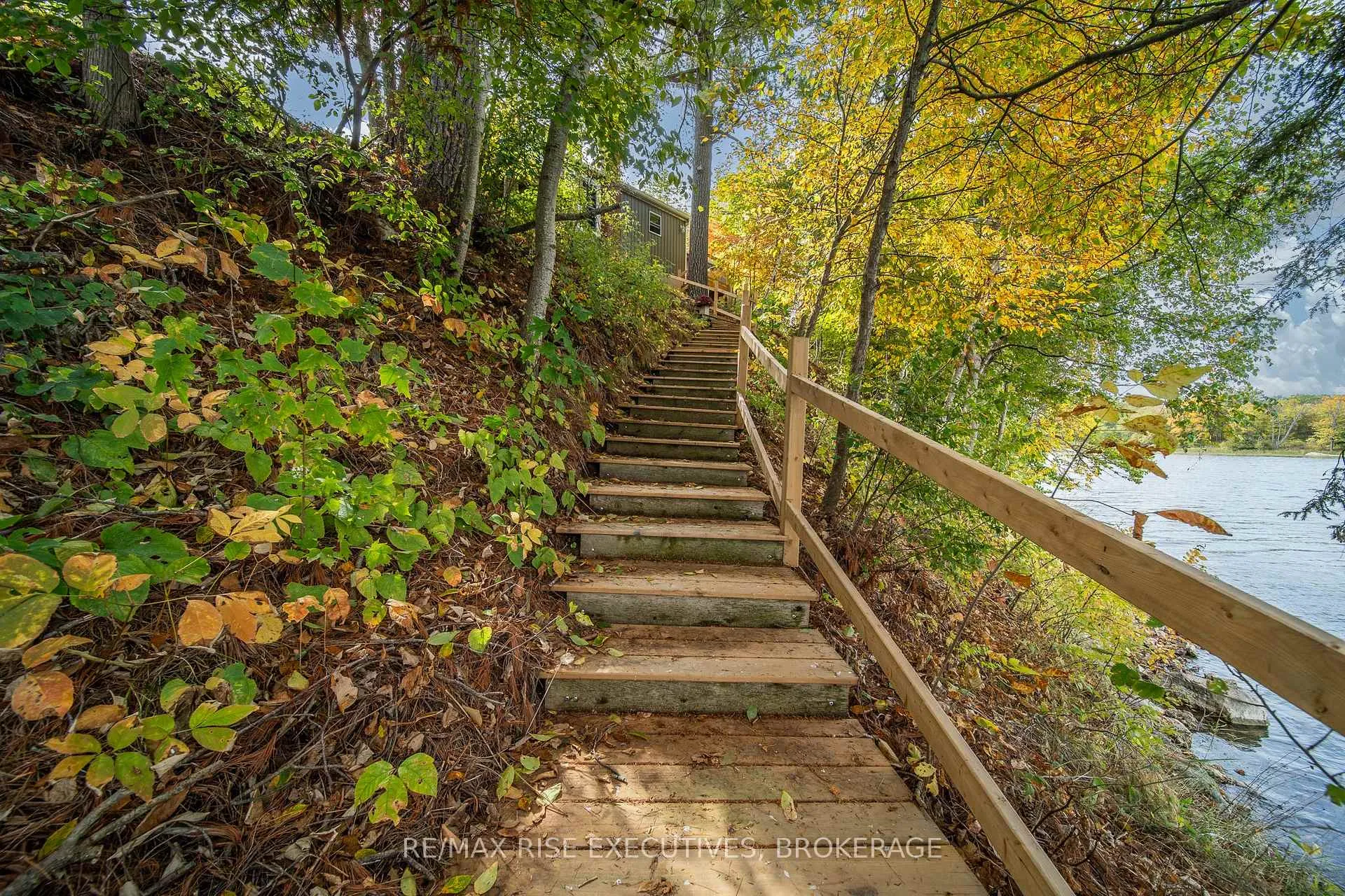 Photo 36 of 1017 Woods Lane, Frontenac, Frontenac South — HOMEH