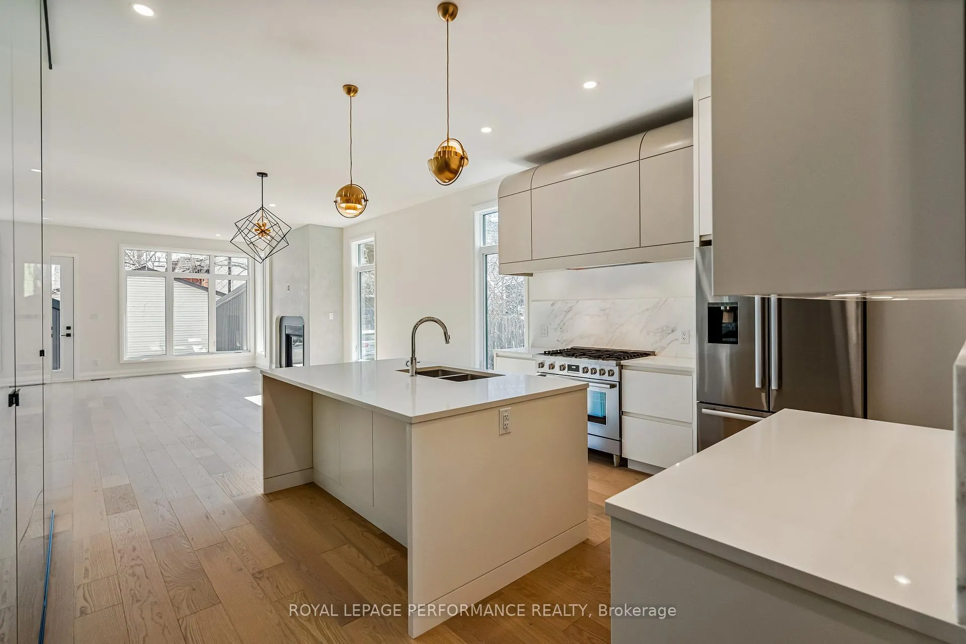 Photo 3 of 31 Commanda Way, Ottawa, Lindenlea — HOMEH