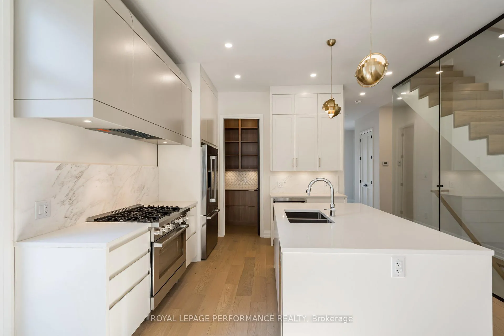 Photo 5 of 31 Commanda Way, Ottawa, Lindenlea — HOMEH