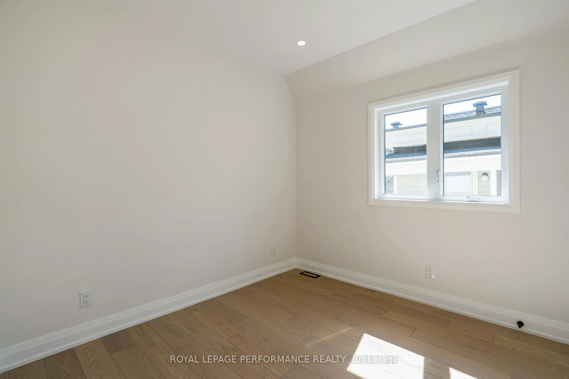 Photo 22 of 31 Commanda Way, Ottawa, Lindenlea — HOMEH