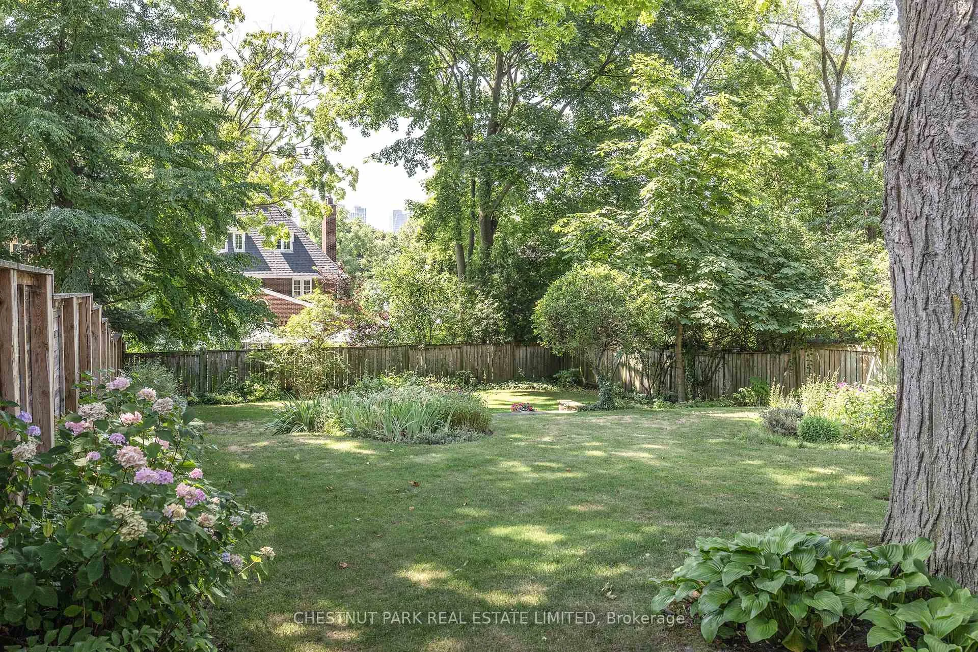 Photo 27 of 105 Dawlish Avenue, Toronto, Lawrence Park South — HOMEH