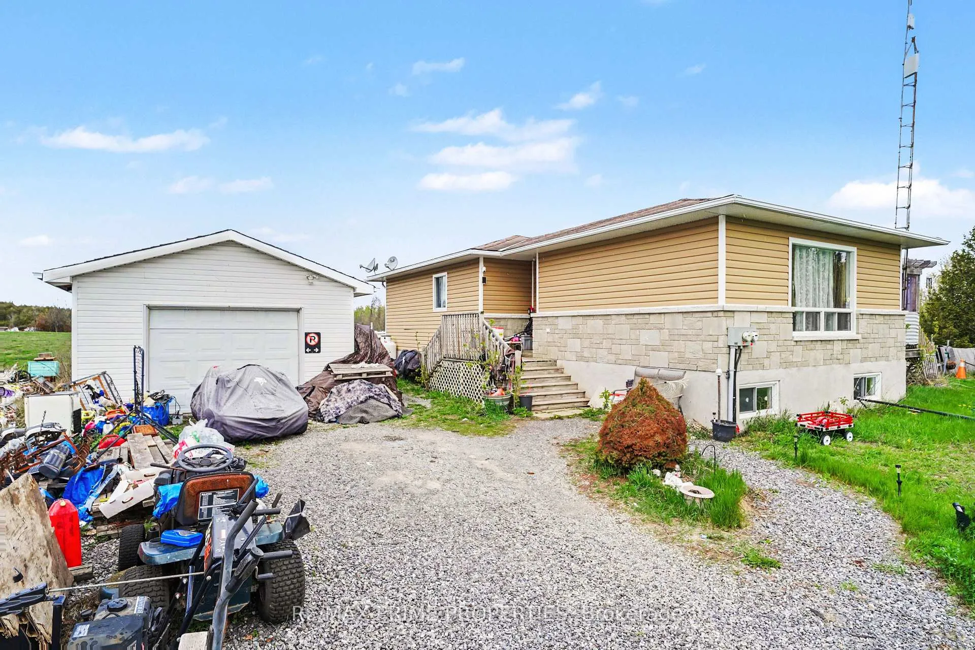 Photo 8 of 1110 Hyndman Road, Edwardsburgh/Cardinal, Edwardsburgh/Cardinal Twp — HOMEH