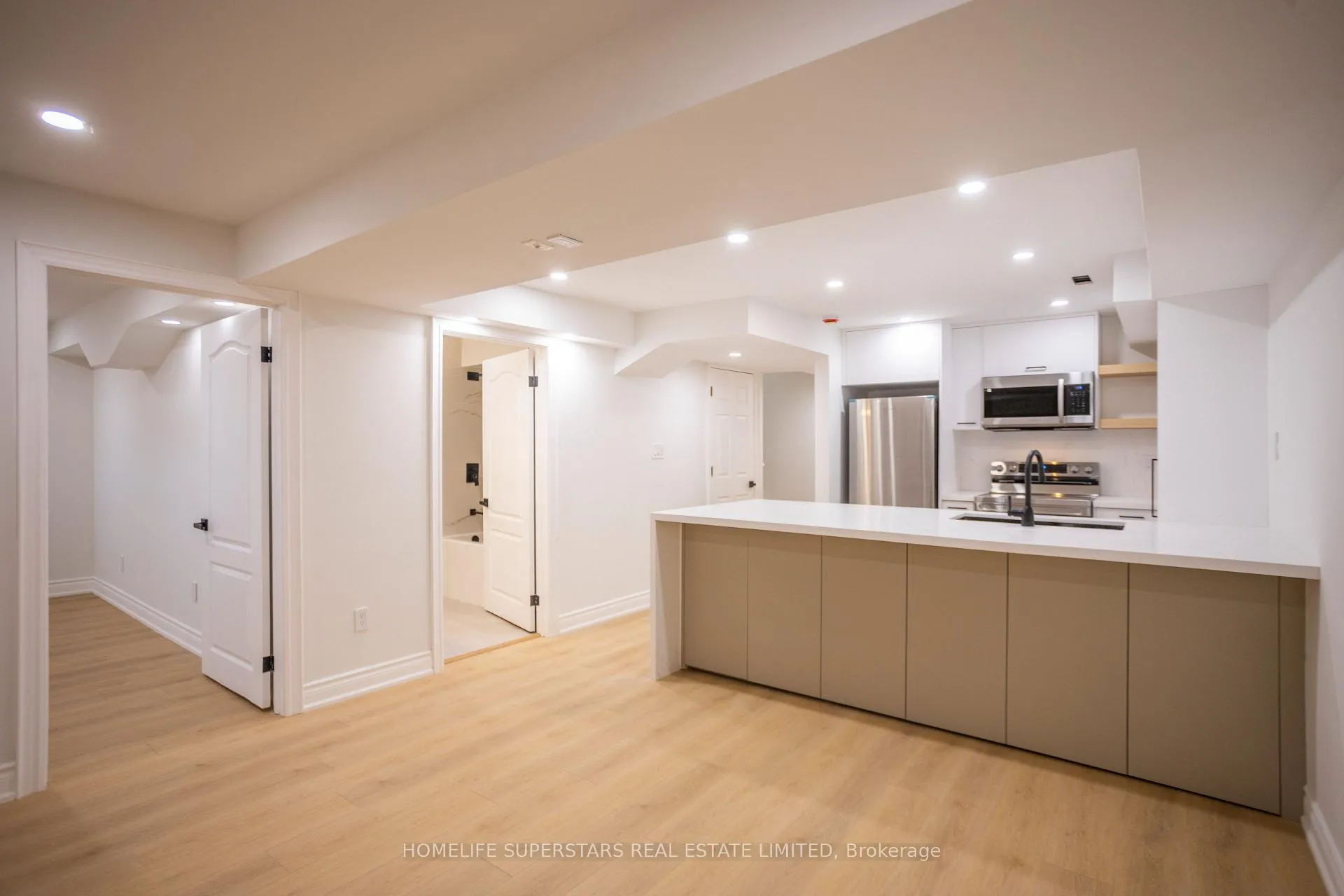 Photo 6 of 57 Mikayla Crescent, Whitby, Brooklin — HOMEH