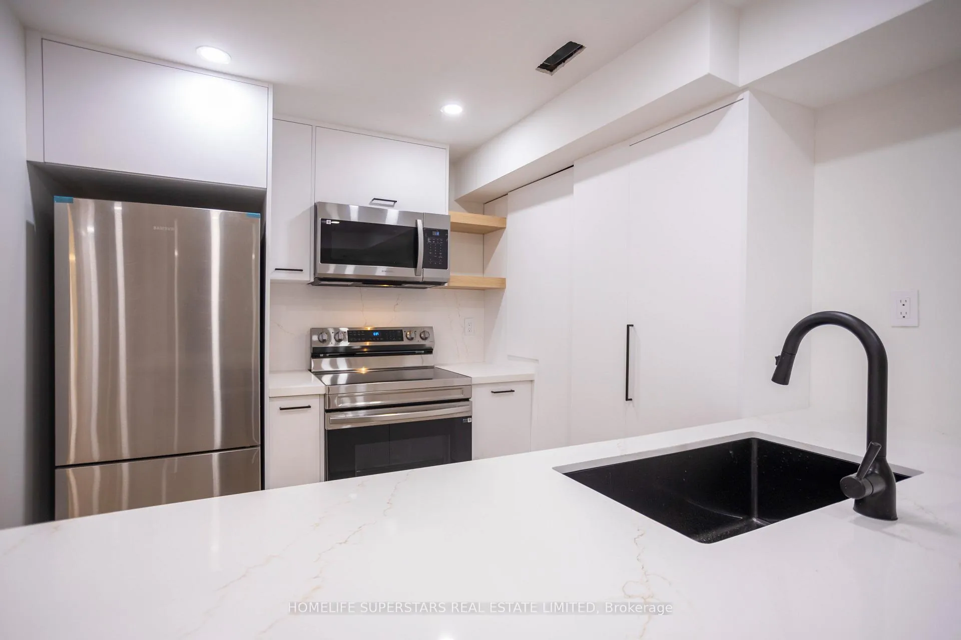 Photo 9 of 57 Mikayla Crescent, Whitby, Brooklin — HOMEH