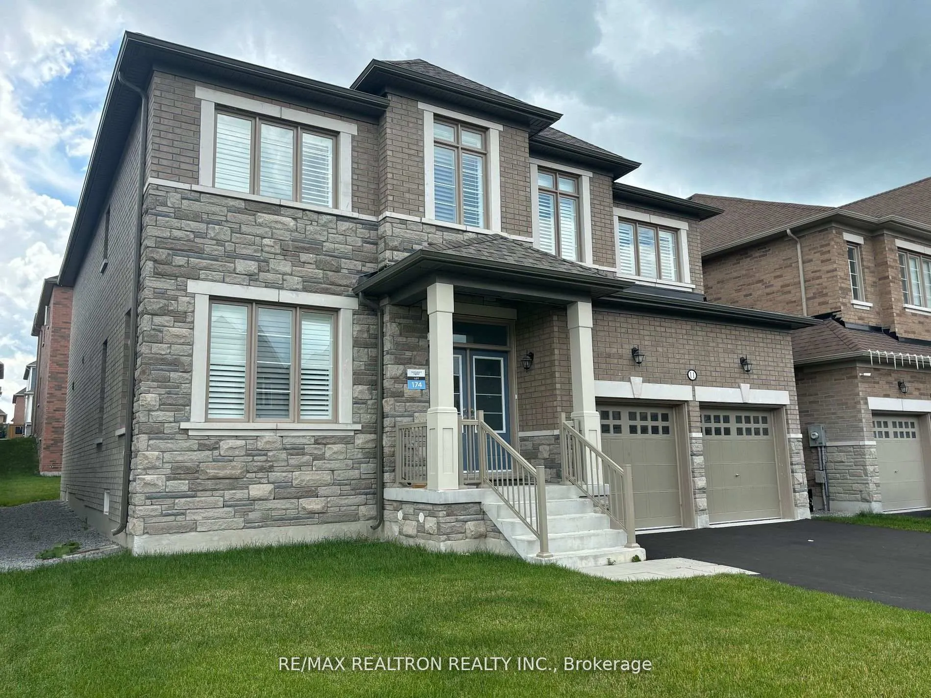 Photo 3 of 11 Father Muckle Avenue, Georgina, Keswick South — HOMEH