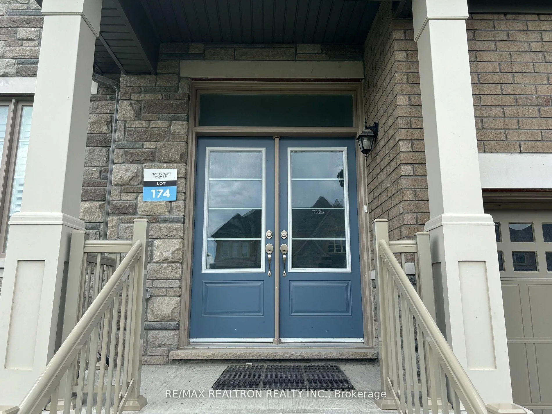Photo 4 of 11 Father Muckle Avenue, Georgina, Keswick South — HOMEH