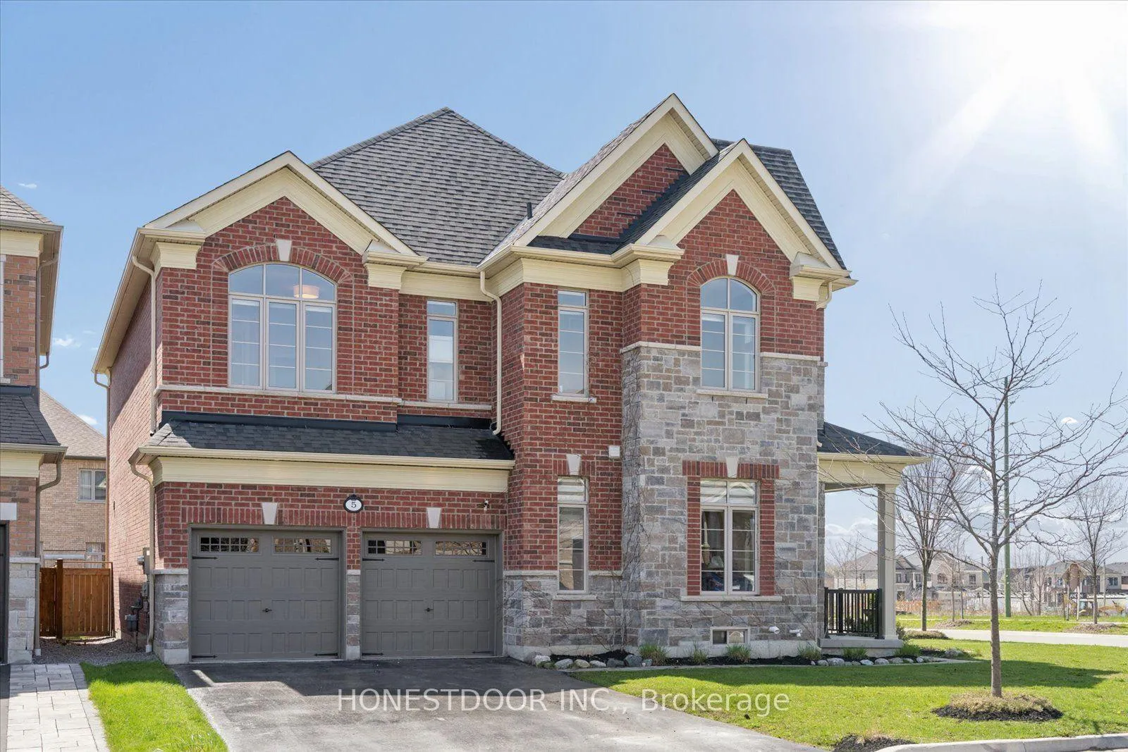 Photo 3 of 5 Blenheim Circle, Whitby, Rural Whitby — HOMEH