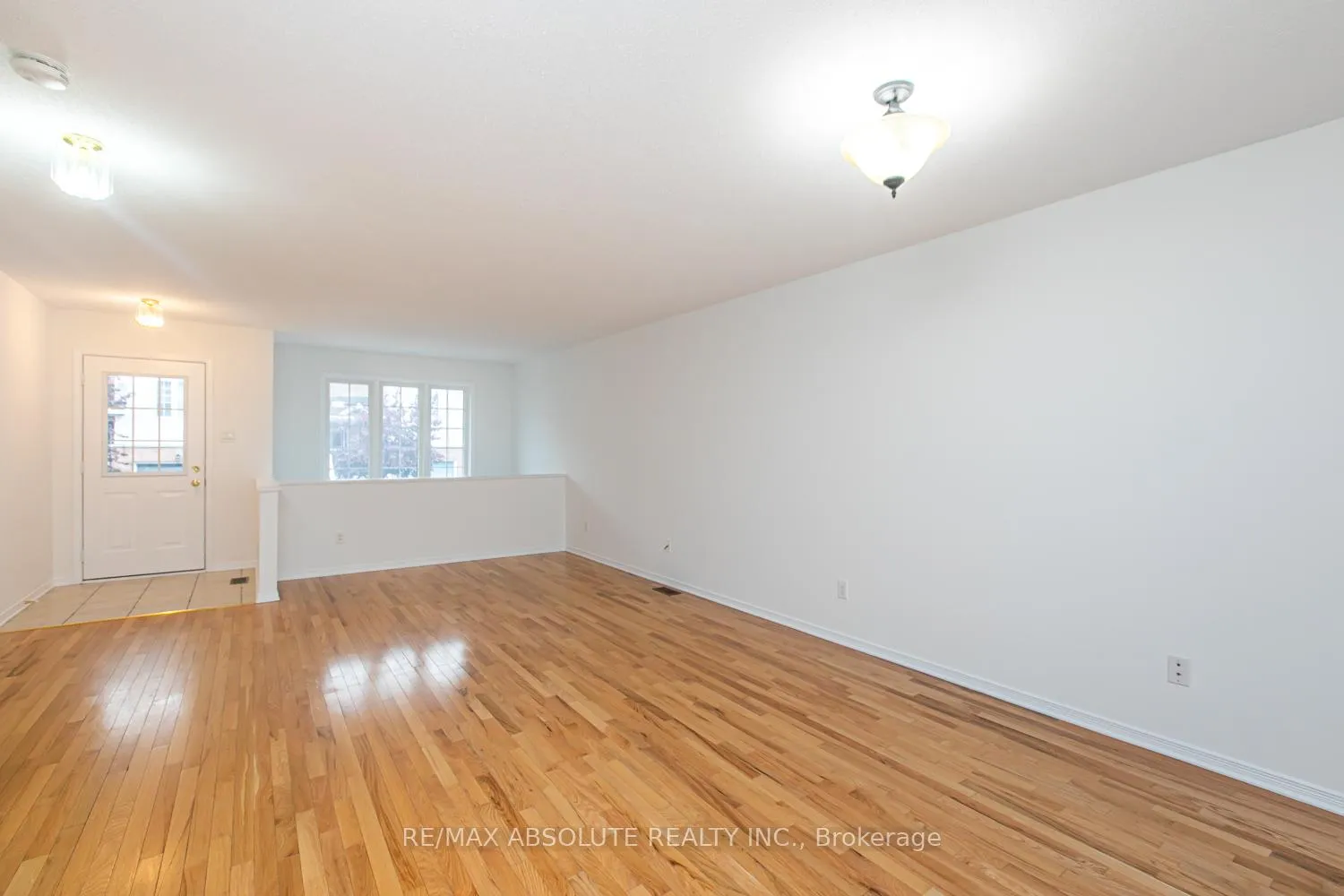 Photo 4 of 242 Gershwin Private, Ottawa, Westcliffe Estates — HOMEH