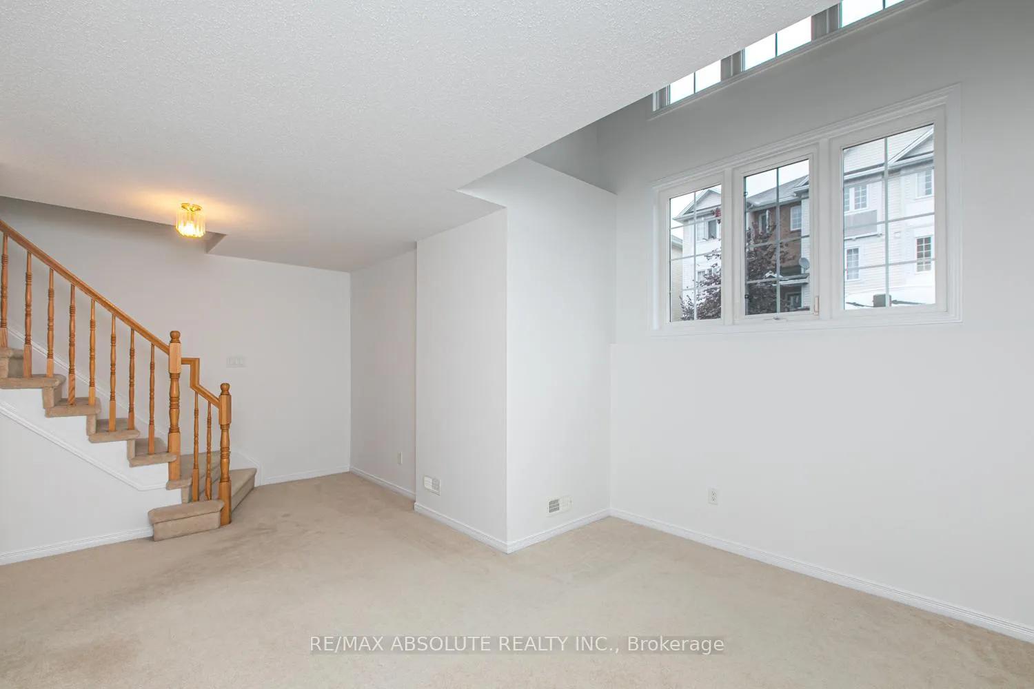 Photo 17 of 242 Gershwin Private, Ottawa, Westcliffe Estates — HOMEH