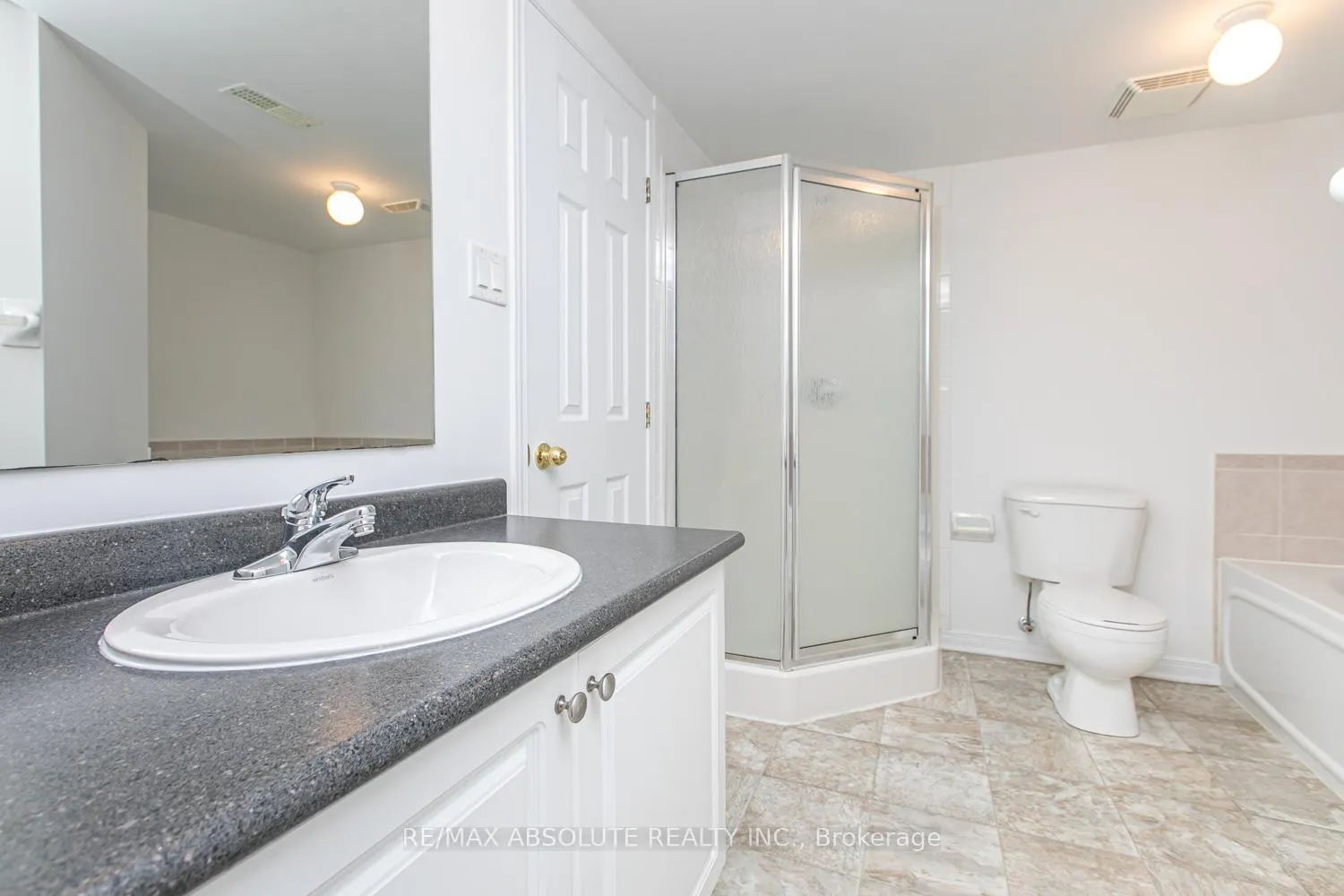 Photo 23 of 242 Gershwin Private, Ottawa, Westcliffe Estates — HOMEH