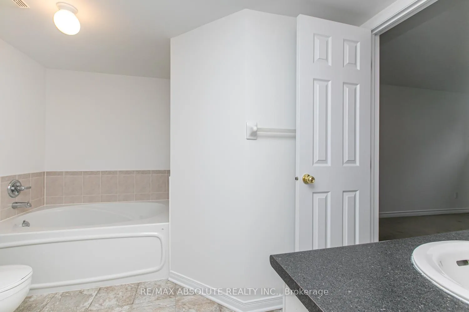 Photo 24 of 242 Gershwin Private, Ottawa, Westcliffe Estates — HOMEH