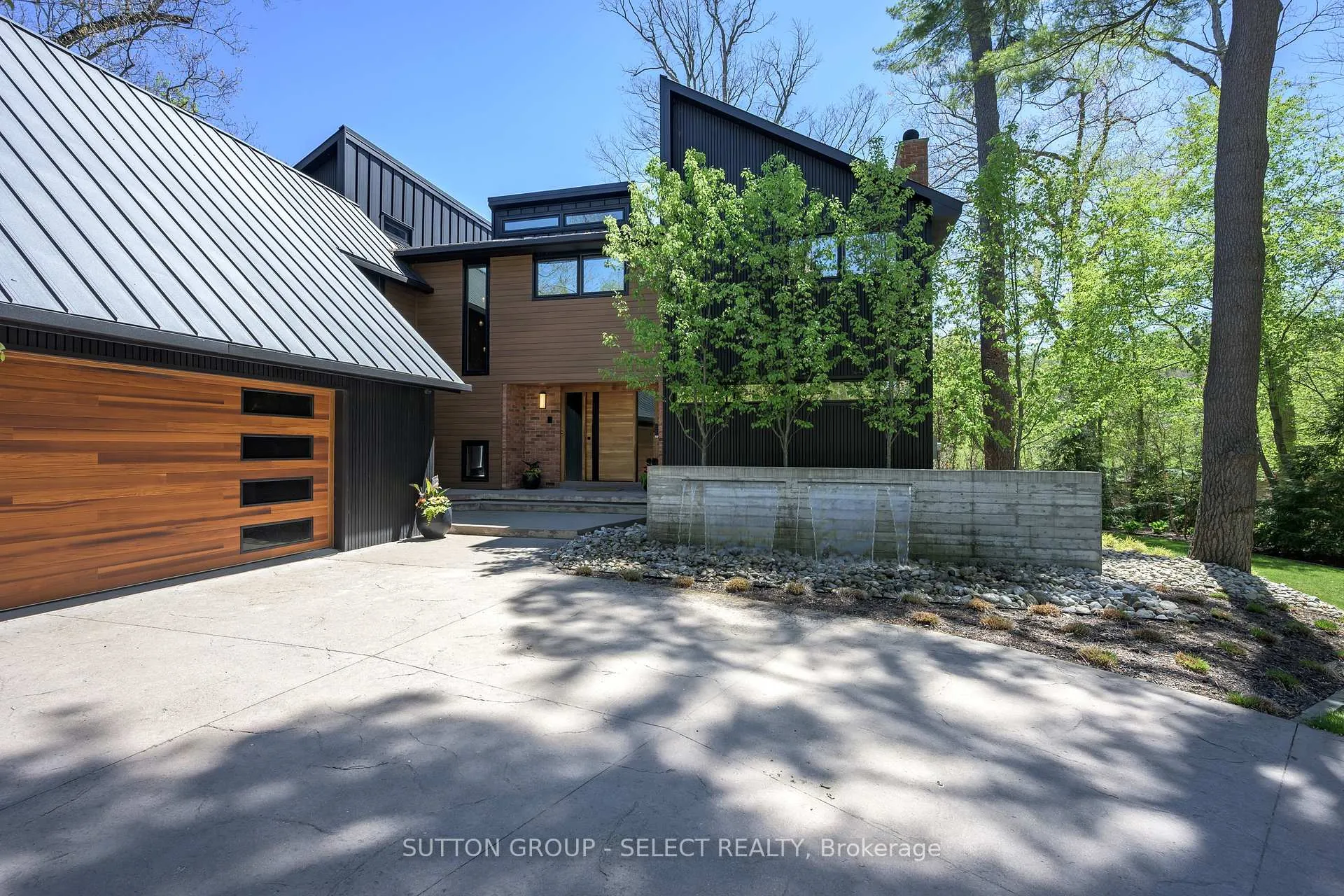 Photo 2 of 45 Blackburn Crescent, Middlesex Centre, Kilworth — HOMEH