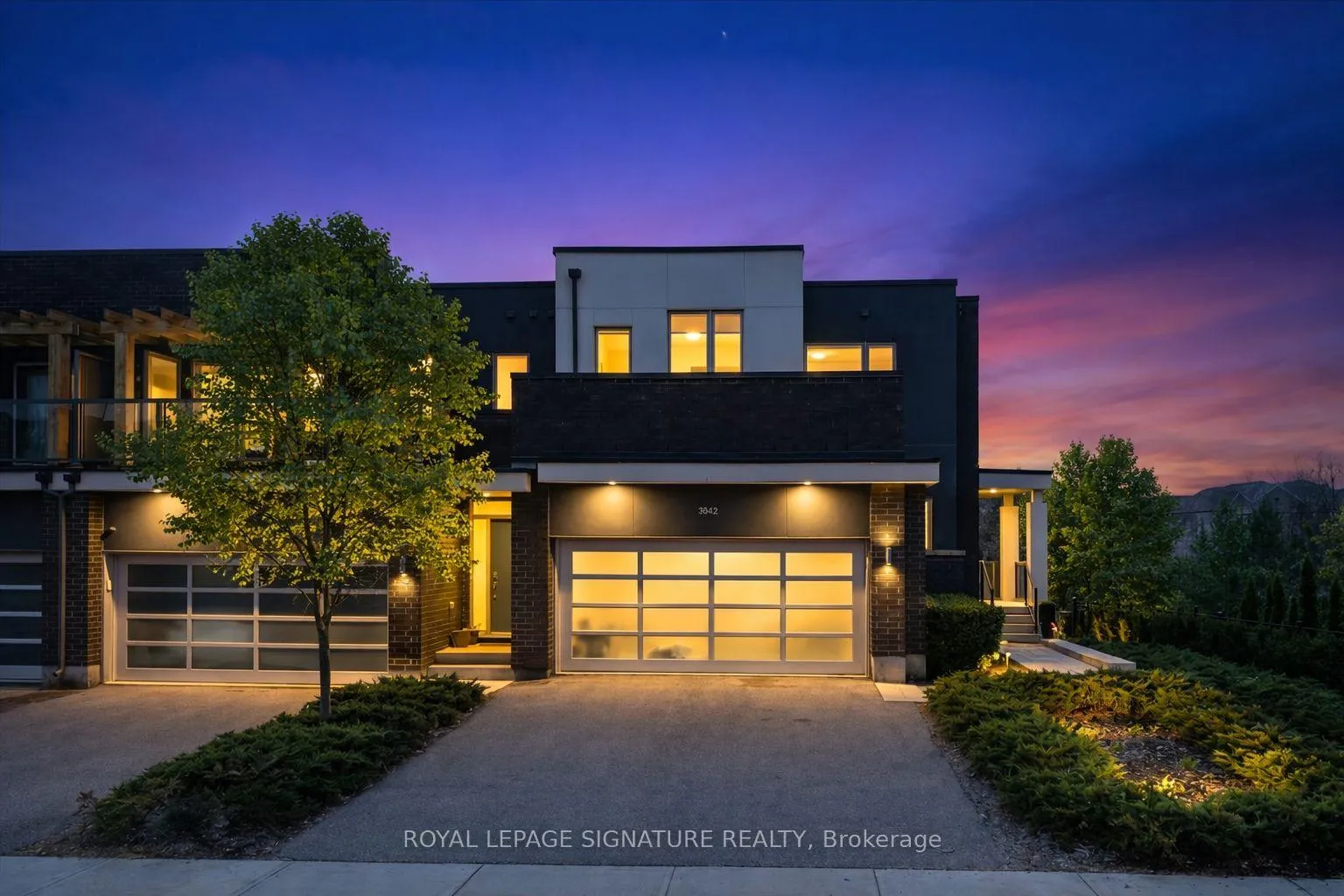 Photo 1 of Unit 19, 3042 Creekshore Common, Oakville, Glenorchy — HOMEH