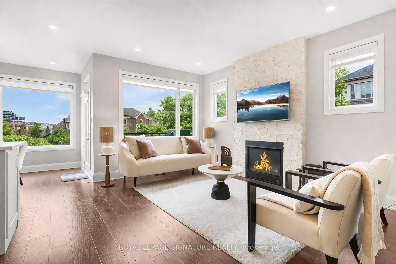 Photo 8 of Unit 19, 3042 Creekshore Common, Oakville, Glenorchy — HOMEH