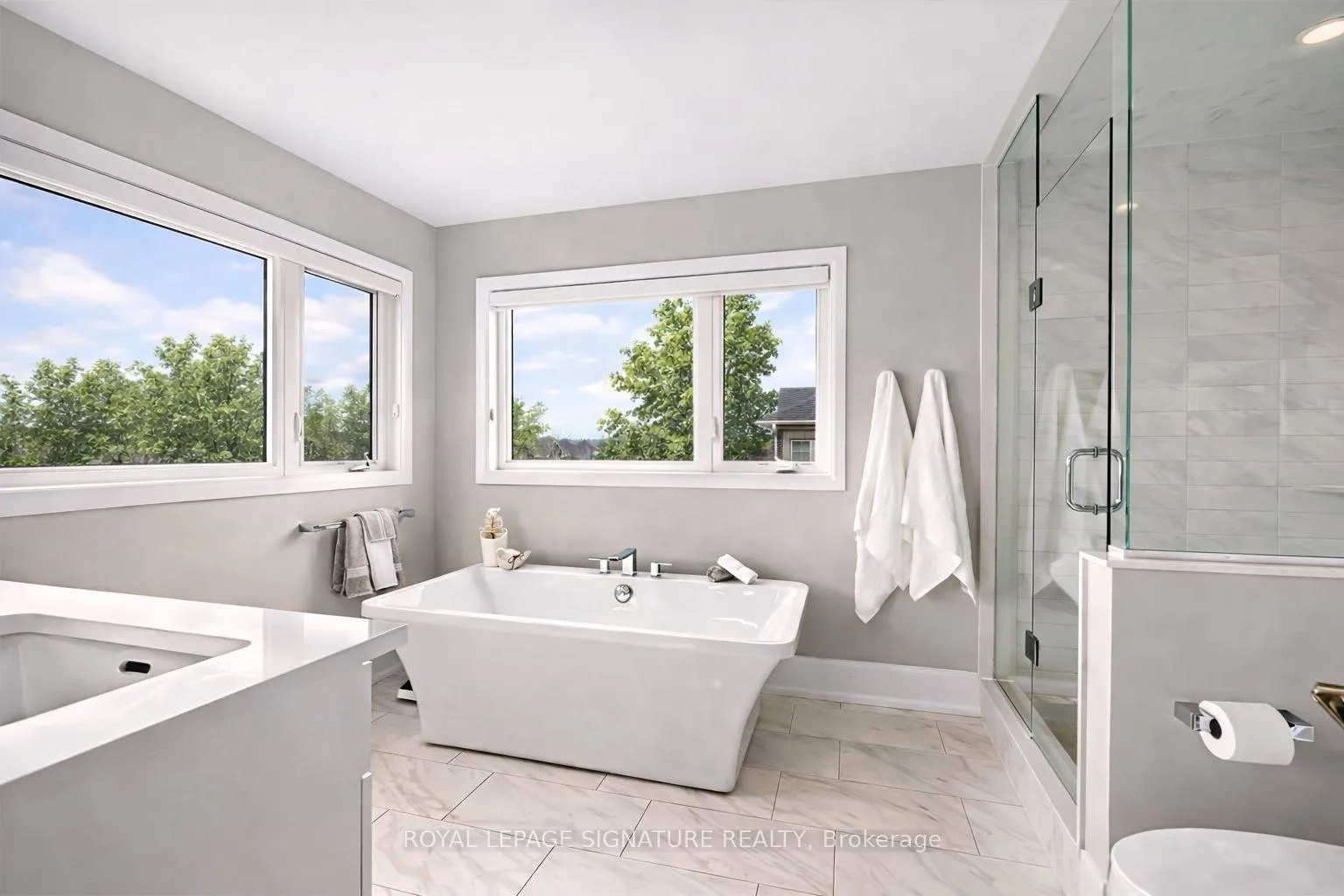 Photo 15 of Unit 19, 3042 Creekshore Common, Oakville, Glenorchy — HOMEH