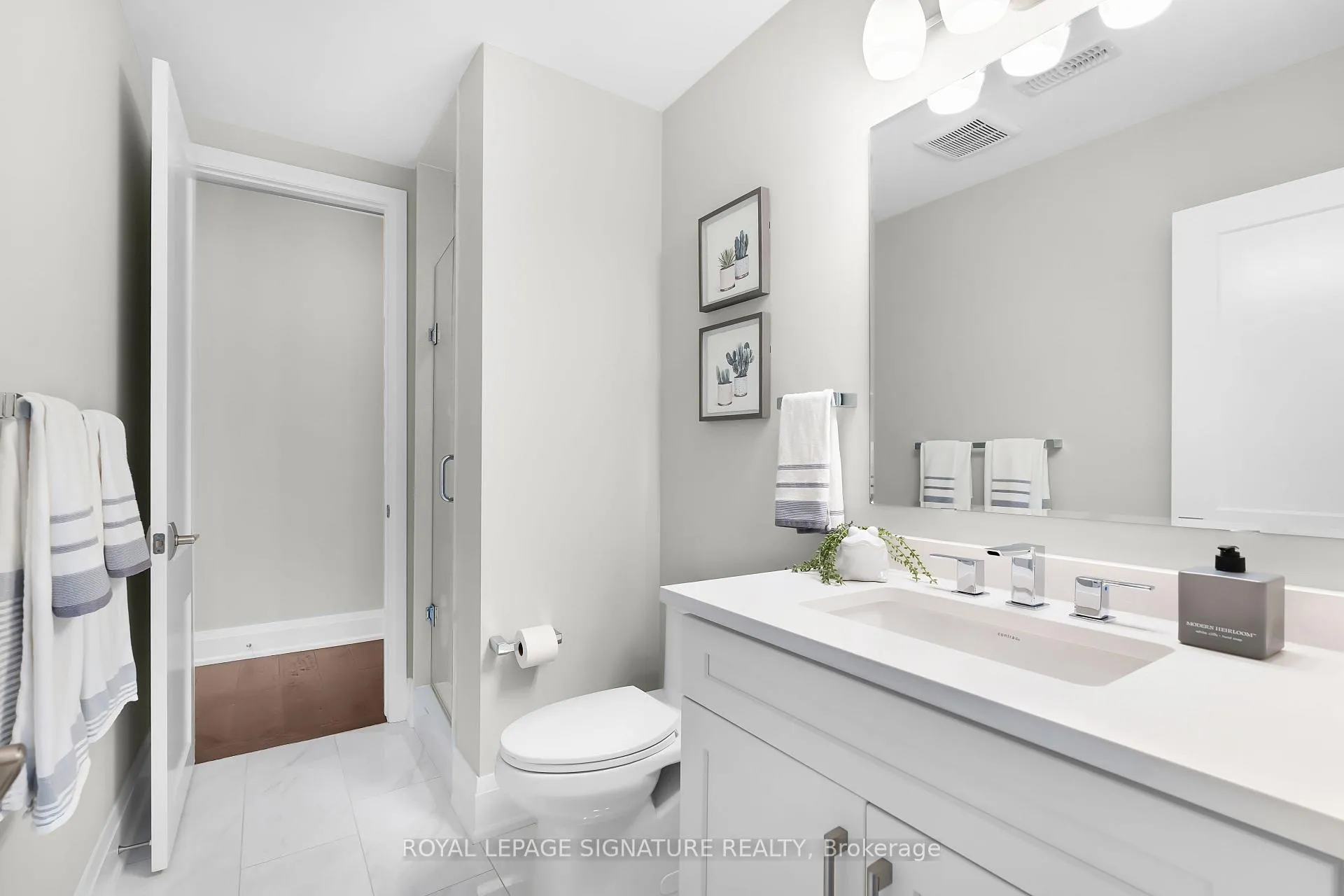 Photo 25 of Unit 19, 3042 Creekshore Common, Oakville, Glenorchy — HOMEH