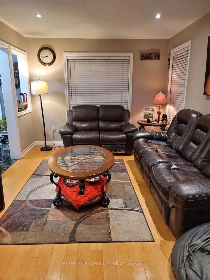 Photo 5 of 25 Laura Sabrina Drive, Vaughan, Sonoma Heights — HOMEH