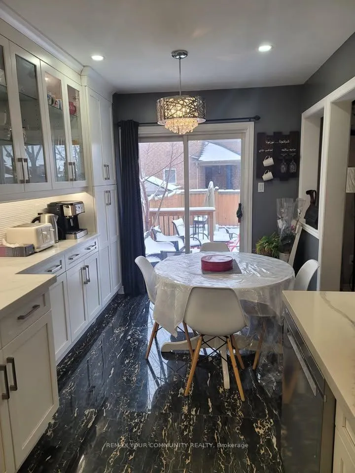 Photo 8 of 25 Laura Sabrina Drive, Vaughan, Sonoma Heights — HOMEH