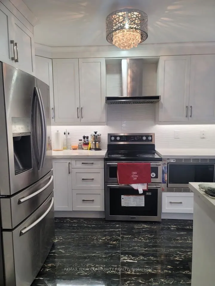 Photo 9 of 25 Laura Sabrina Drive, Vaughan, Sonoma Heights — HOMEH