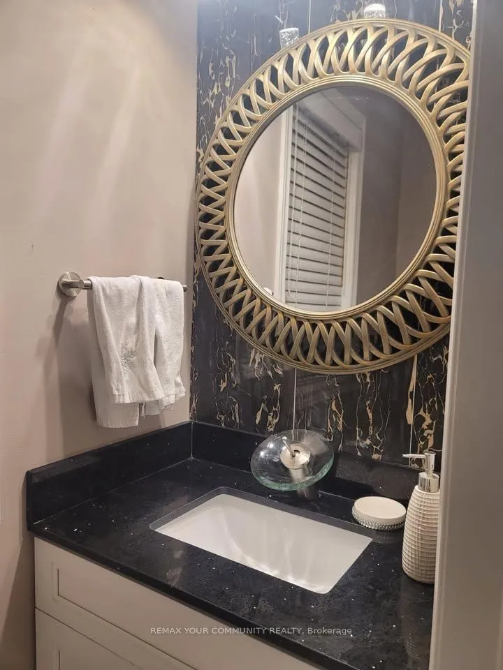 Photo 10 of 25 Laura Sabrina Drive, Vaughan, Sonoma Heights — HOMEH