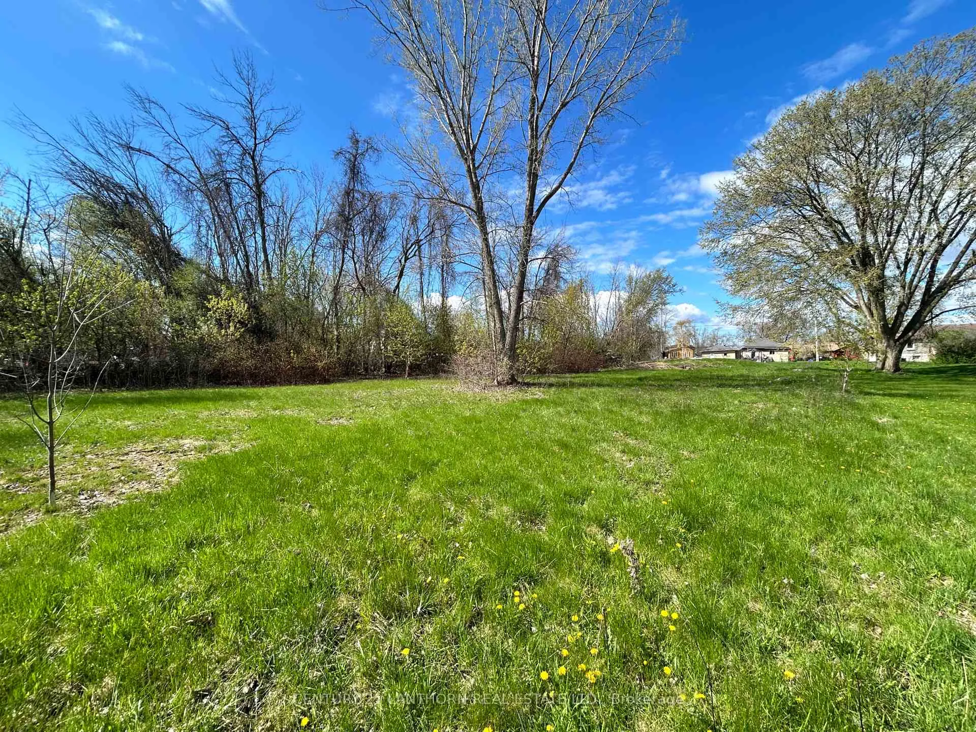 Photo 3 of 784 County Road 28, Prince Edward County, Ameliasburg Ward — HOMEH