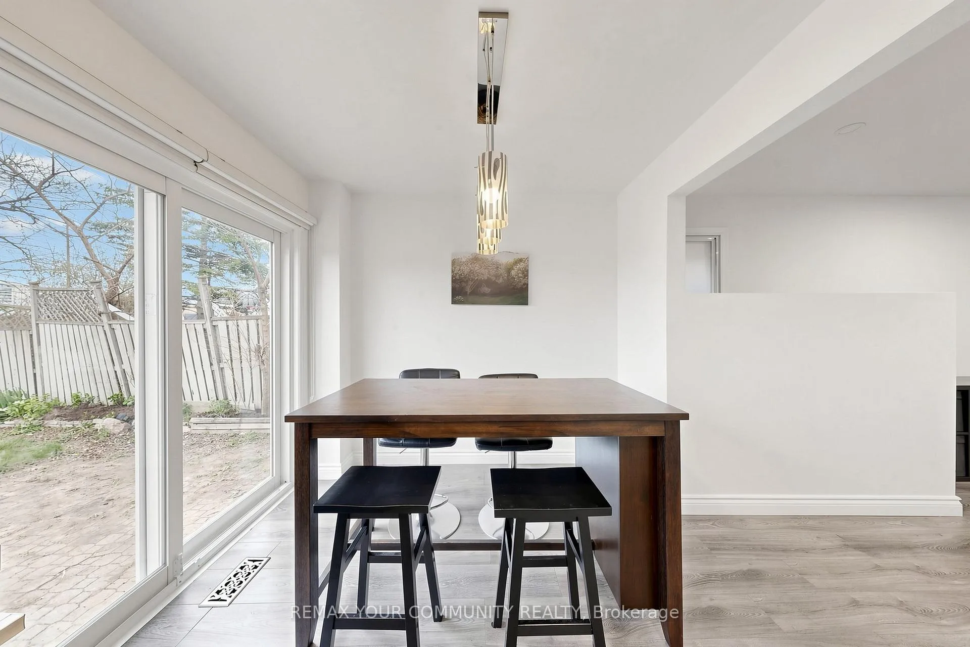 Photo 17 of Unit Upper, 63 Patrice Crescent, Vaughan, Crestwood-Springfarm-Yorkhill — HOMEH