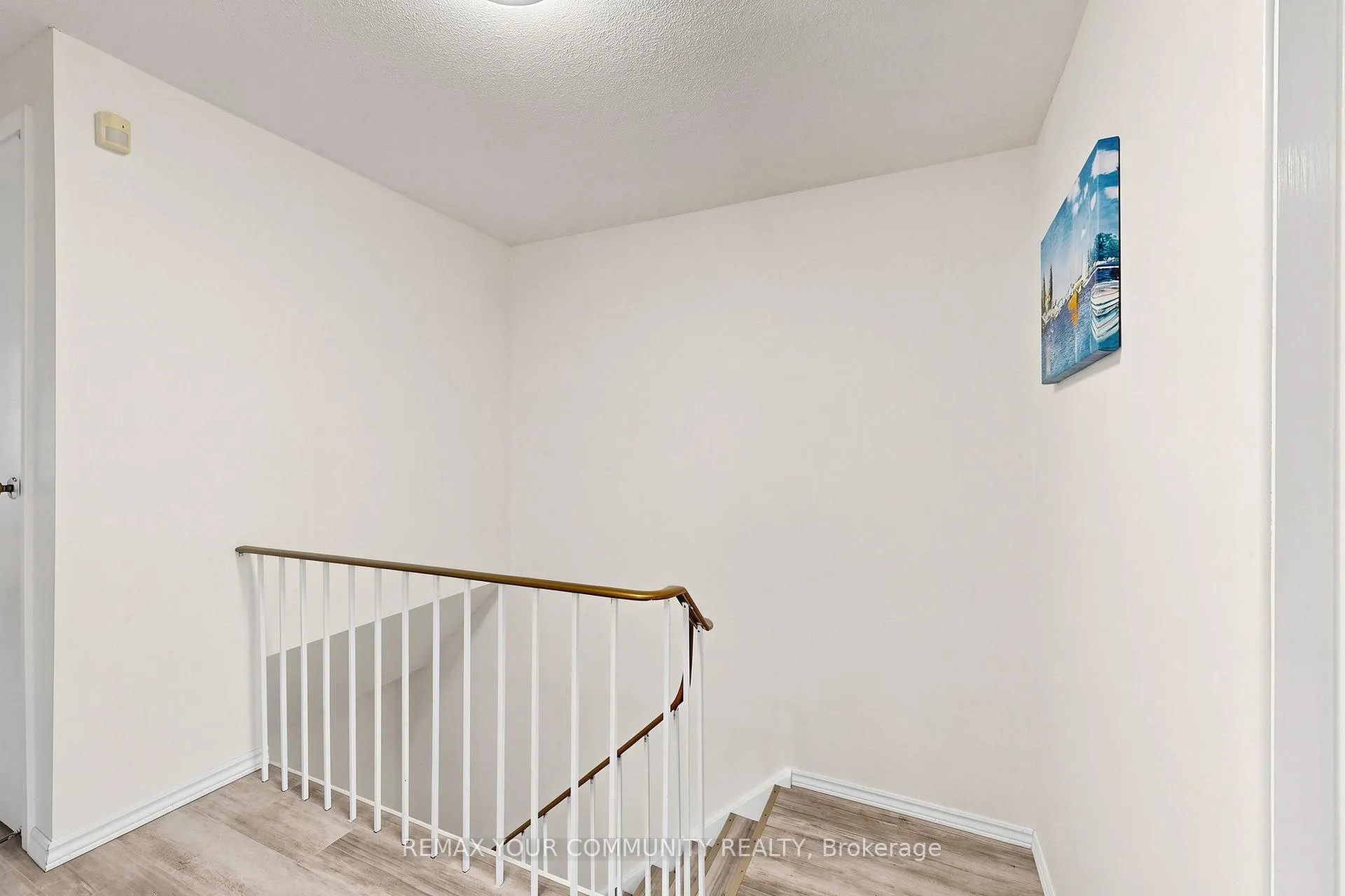 Photo 21 of Unit Upper, 63 Patrice Crescent, Vaughan, Crestwood-Springfarm-Yorkhill — HOMEH