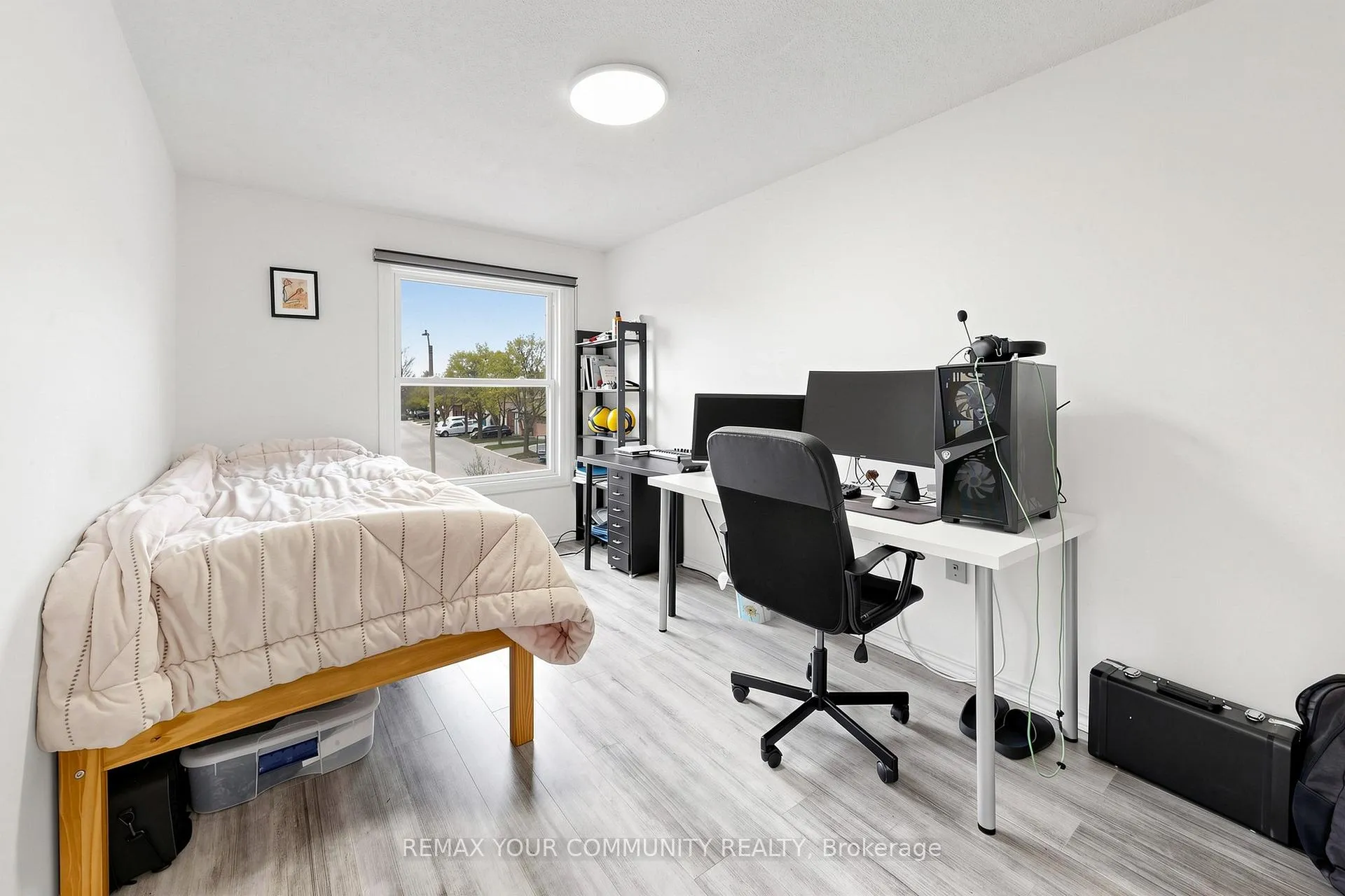 Photo 26 of Unit Upper, 63 Patrice Crescent, Vaughan, Crestwood-Springfarm-Yorkhill — HOMEH