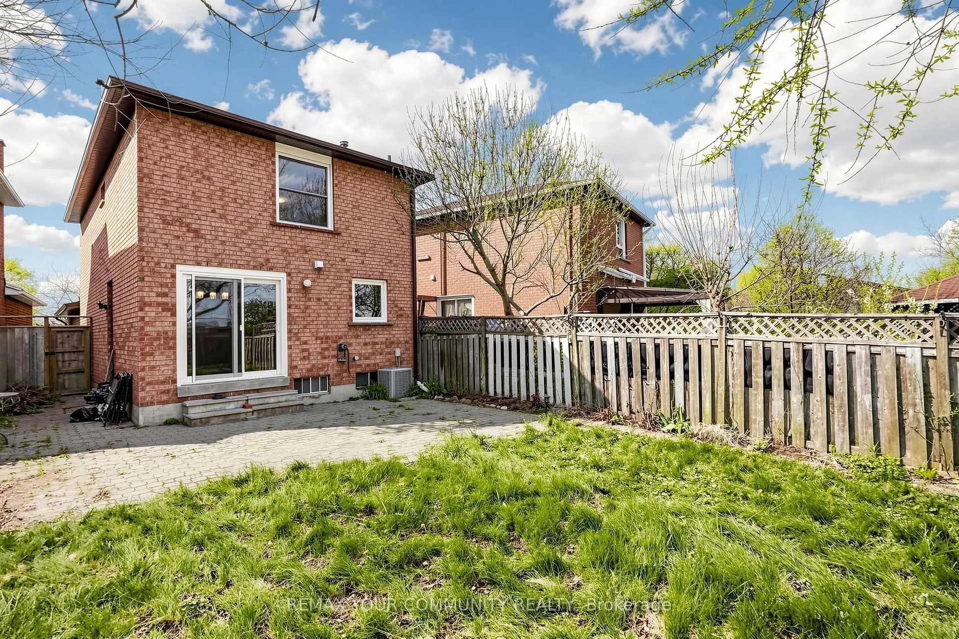 Photo 34 of Unit Upper, 63 Patrice Crescent, Vaughan, Crestwood-Springfarm-Yorkhill — HOMEH