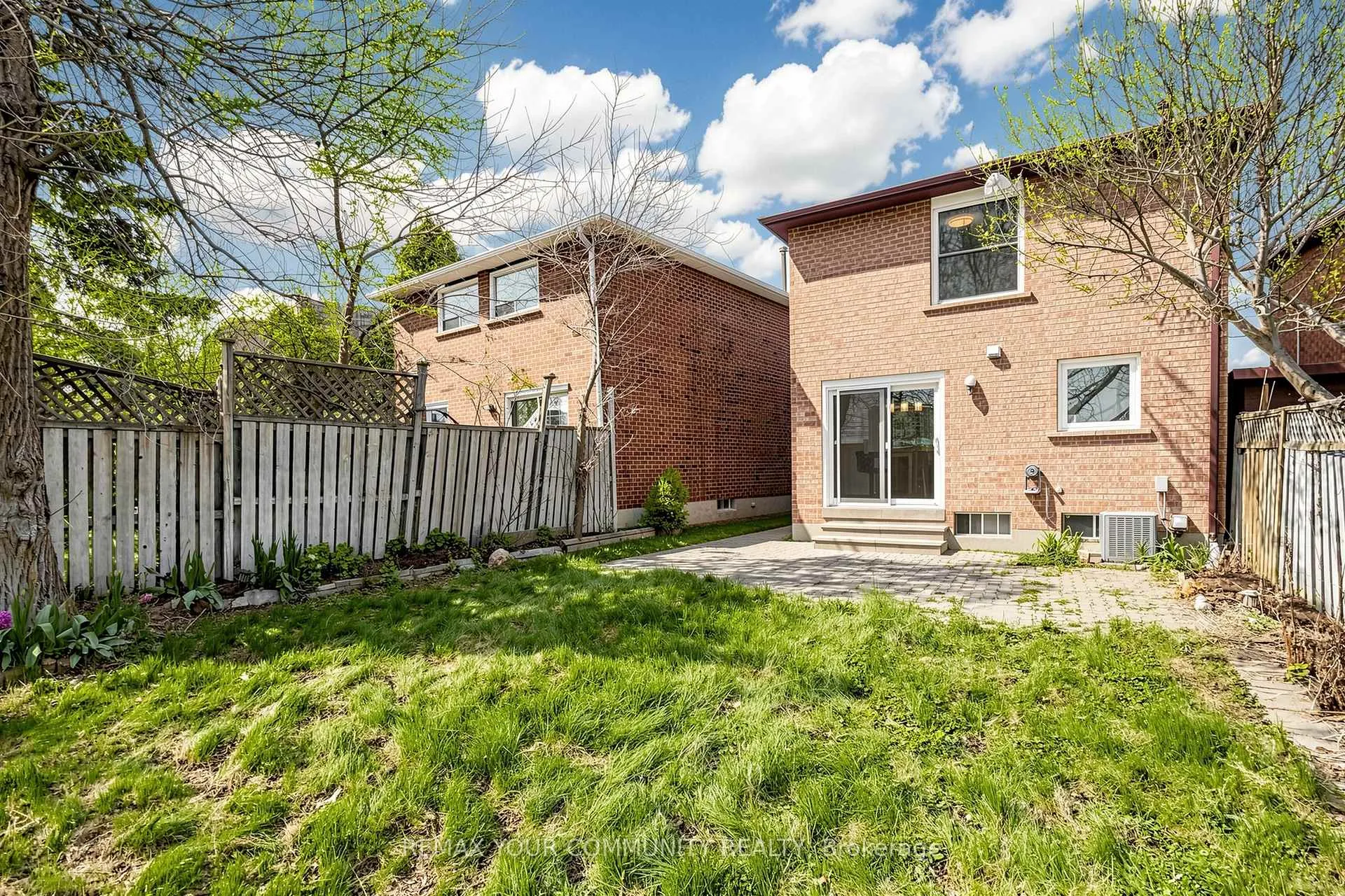 Photo 36 of Unit Upper, 63 Patrice Crescent, Vaughan, Crestwood-Springfarm-Yorkhill — HOMEH