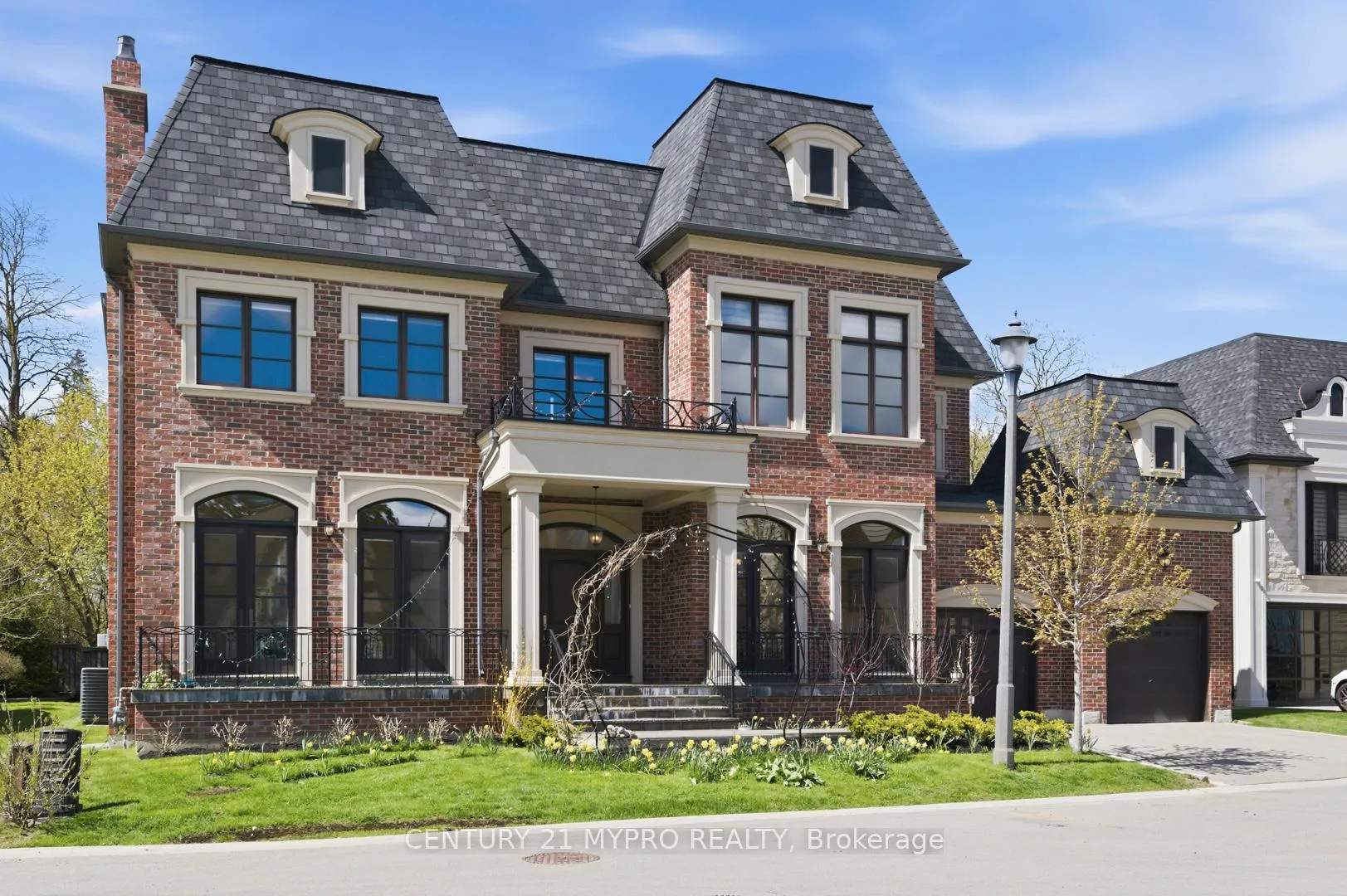 Photo 5 of 70 Davina Circle, Aurora, Aurora Estates — HOMEH
